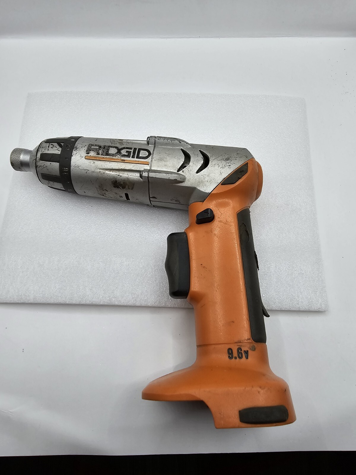 Ridgid Cordless Right Angle Straight 9.6 volt 1/4" Hex Screwdriver R81030