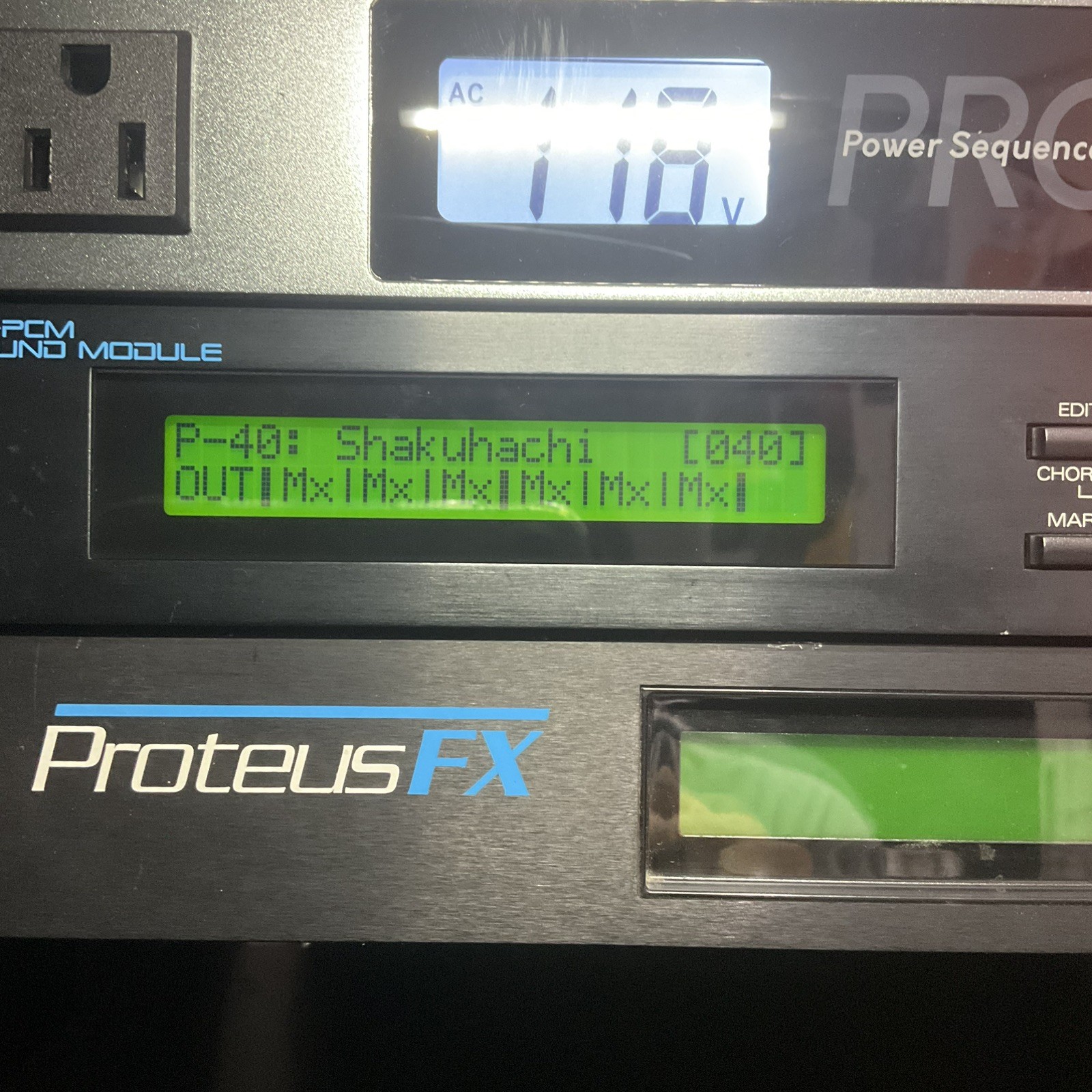 Roland U-220 RS-PCM Sound Module Rack Synthesizer