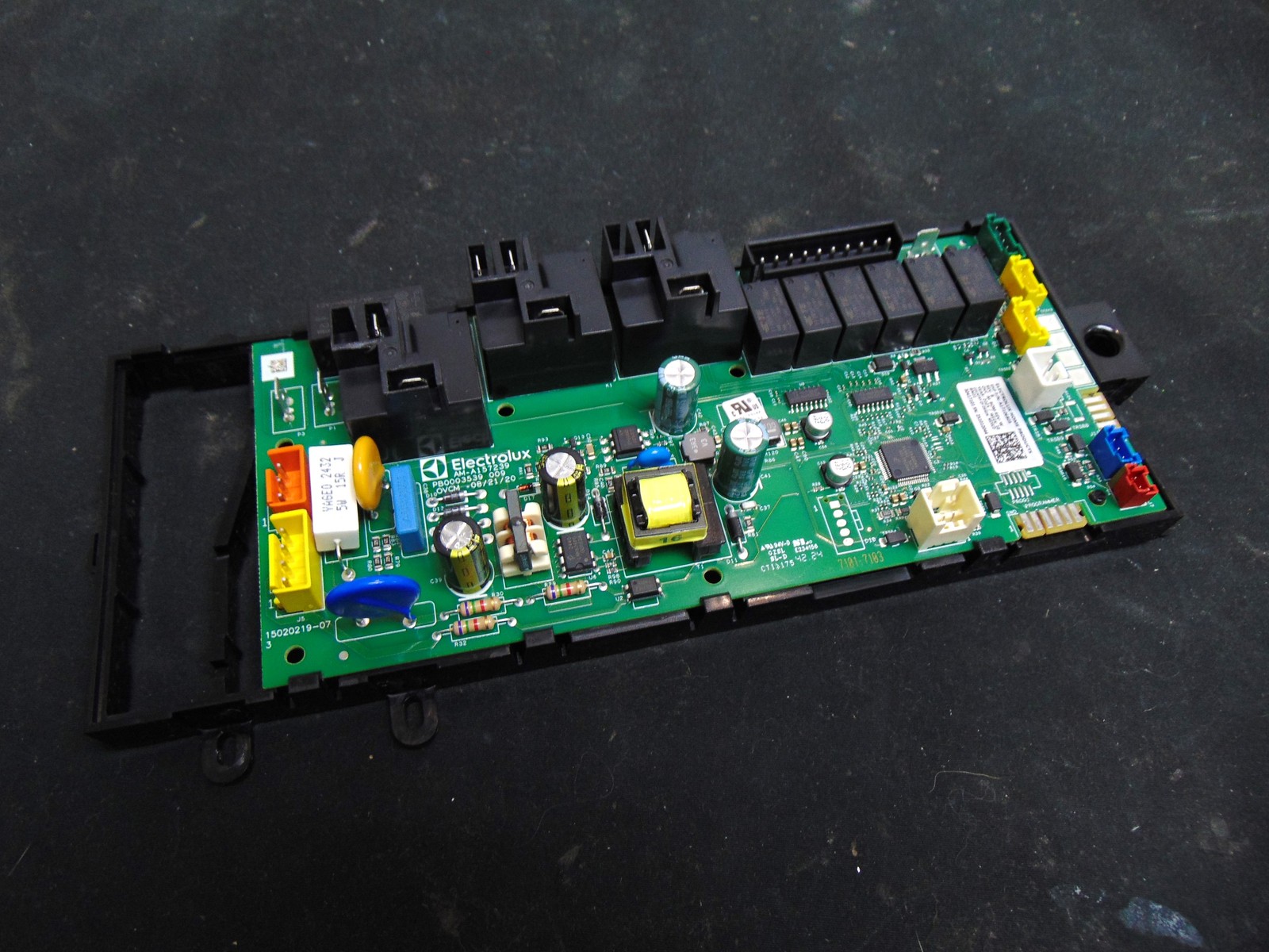 Frigidaire Electric Range GCFI3060BFF Control Board A17106803