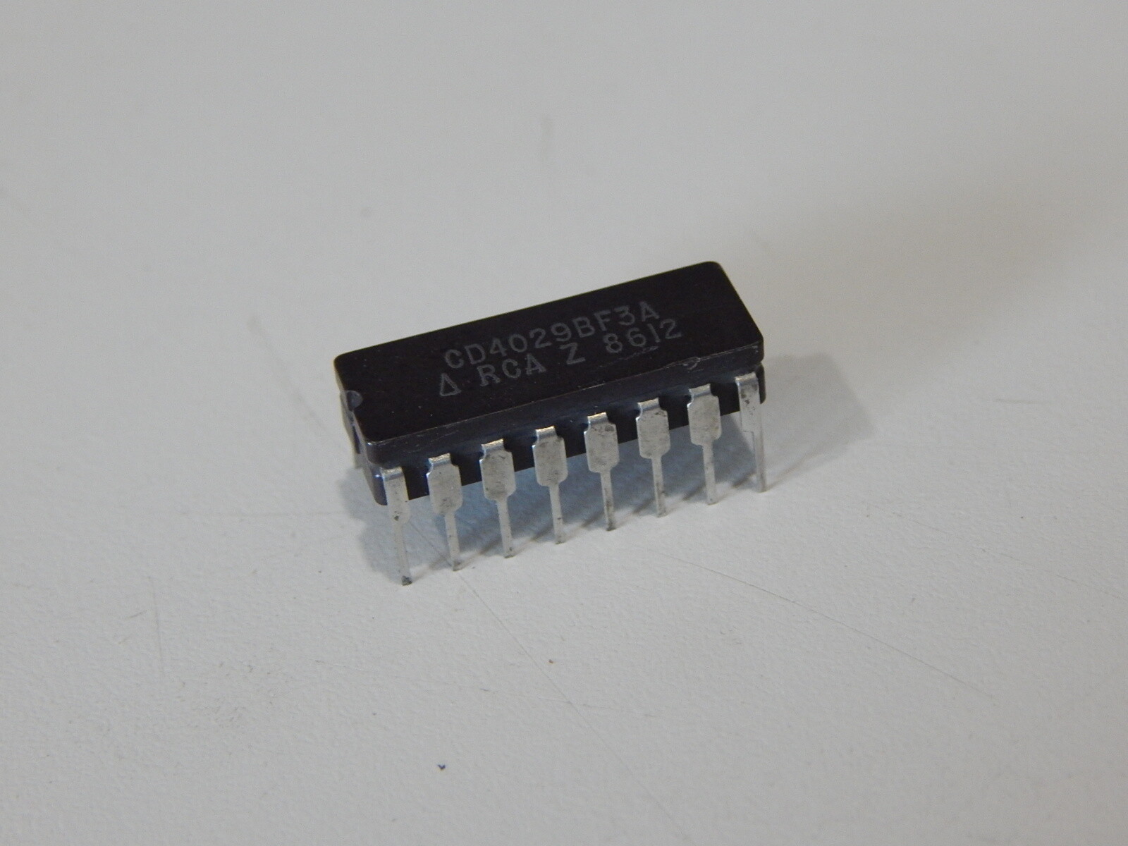 RCA CD4029BF3A counter Single 4-Bit Async Binary/Decade UP/Down 16-Pin CDIP