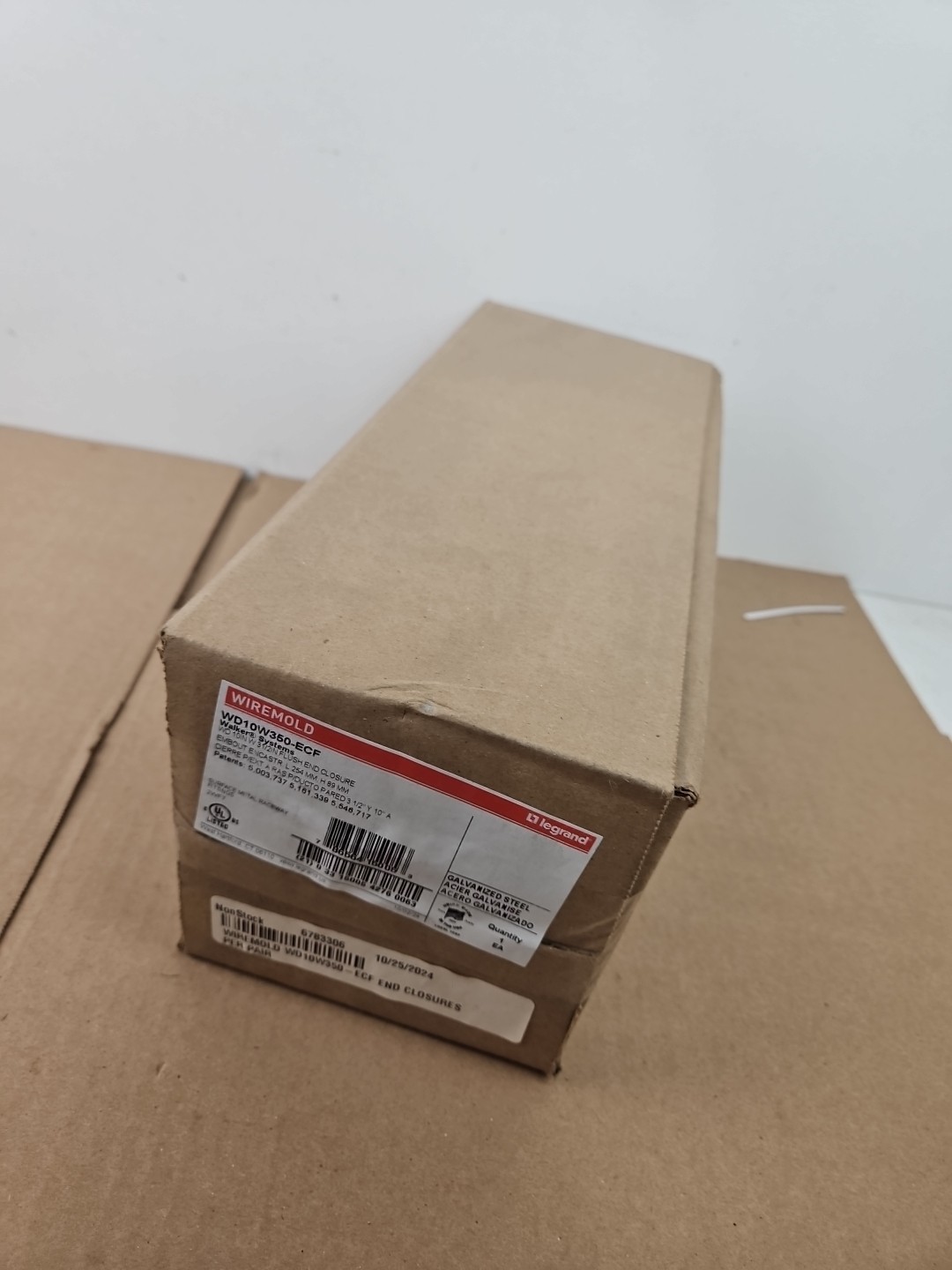 NEW Wiremold WD10W350-ECF flush end closure