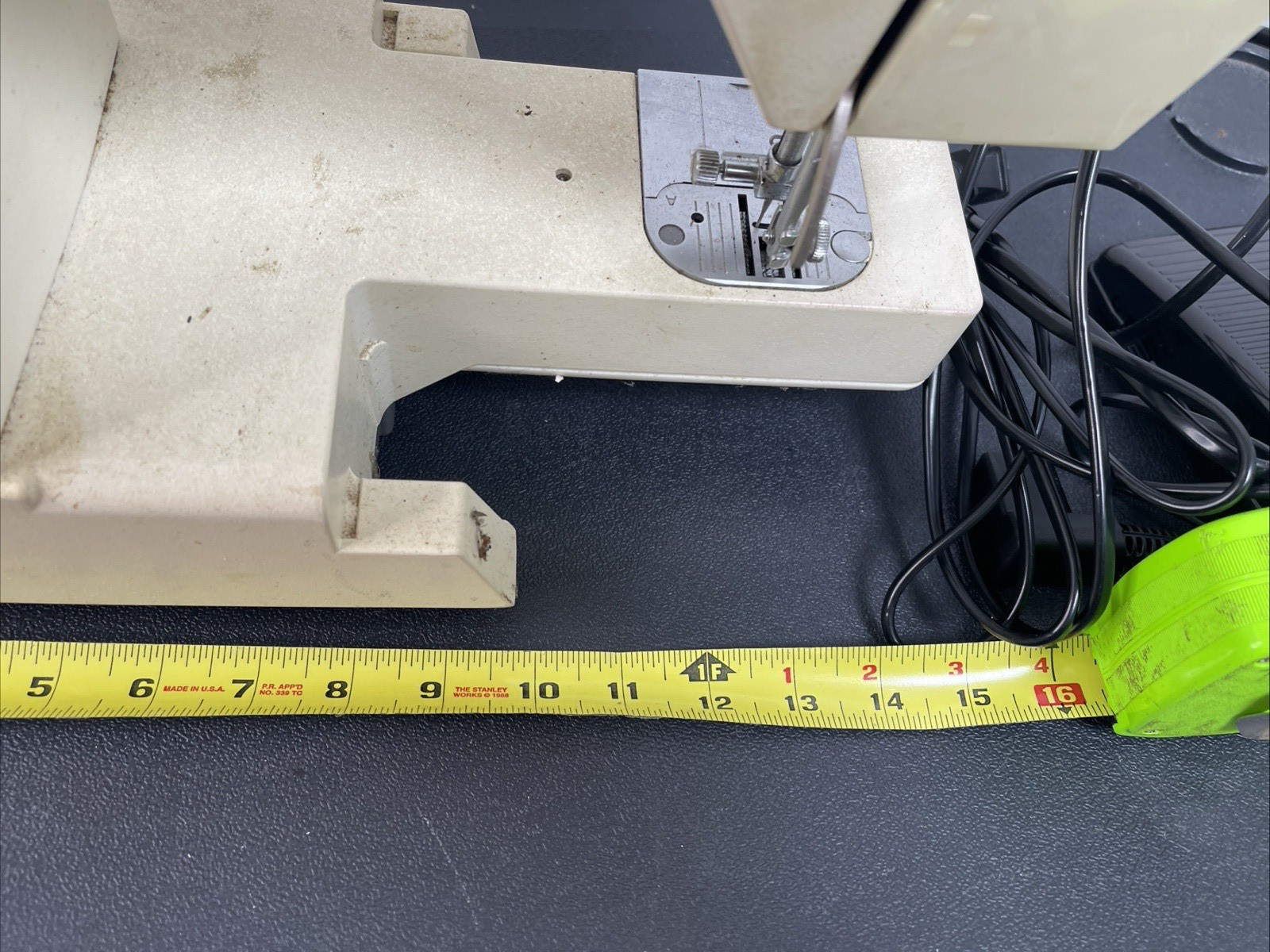 vtg Singer Style-Mate SM-14C Electronic Control Sewing Machine w/ Pedal Tested