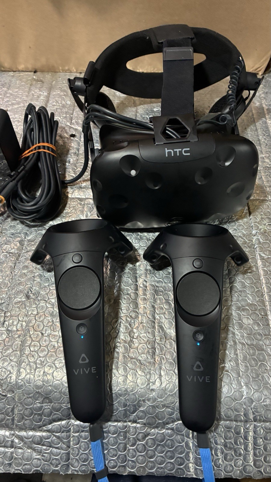 HTC Vive VR Headset Kit w/ 2 Controllers, 1 Base Station With Power Adapter