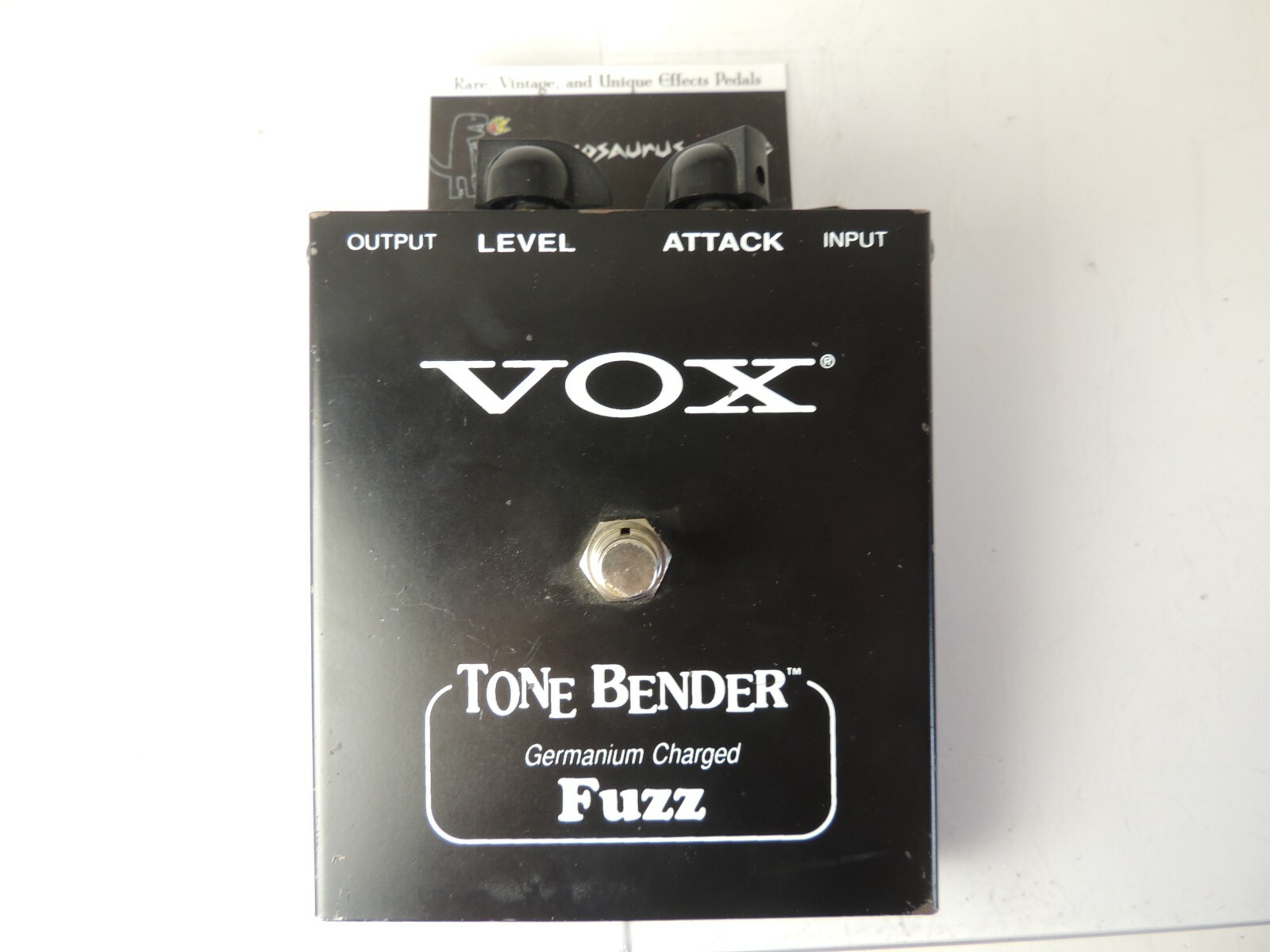 Vox V829 Tone Bender Fuzz Effects Pedal Free USA Shipping