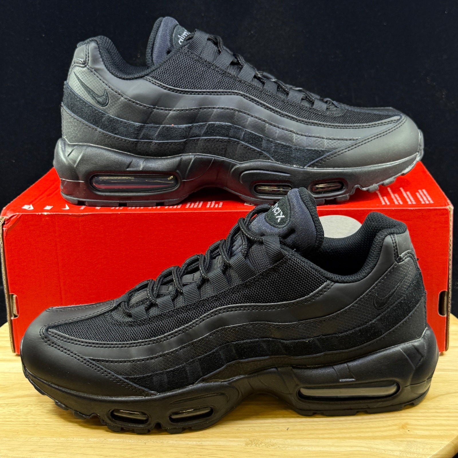 Nike Air Max 95 Triple Black Essential Men’s Size 8 Sneakers Shoes CI3705-001