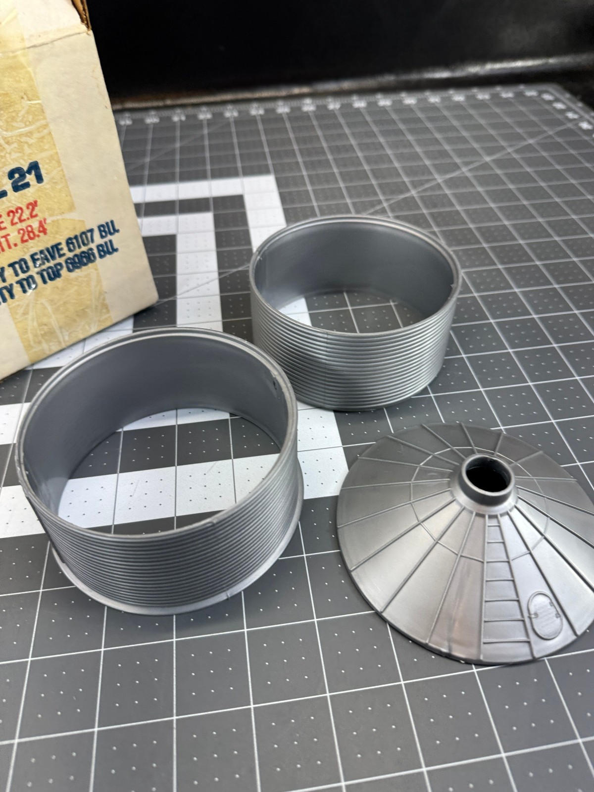 1/64 Standi Toys Model 21 Grain Bin