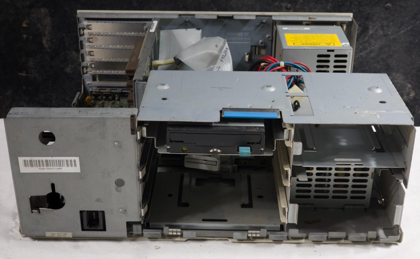 Vintage IBM PS/2 9577-ONA Model 77 486DX2-66 parts or repair 1756