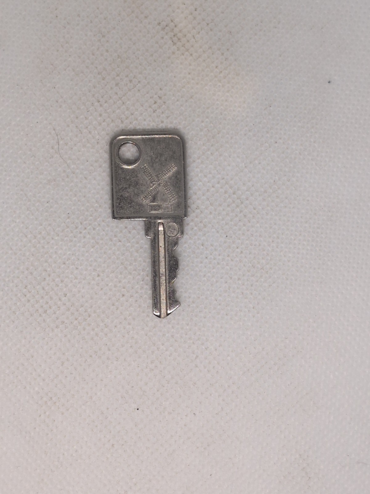Hirsch Cabinet Lock Key H29