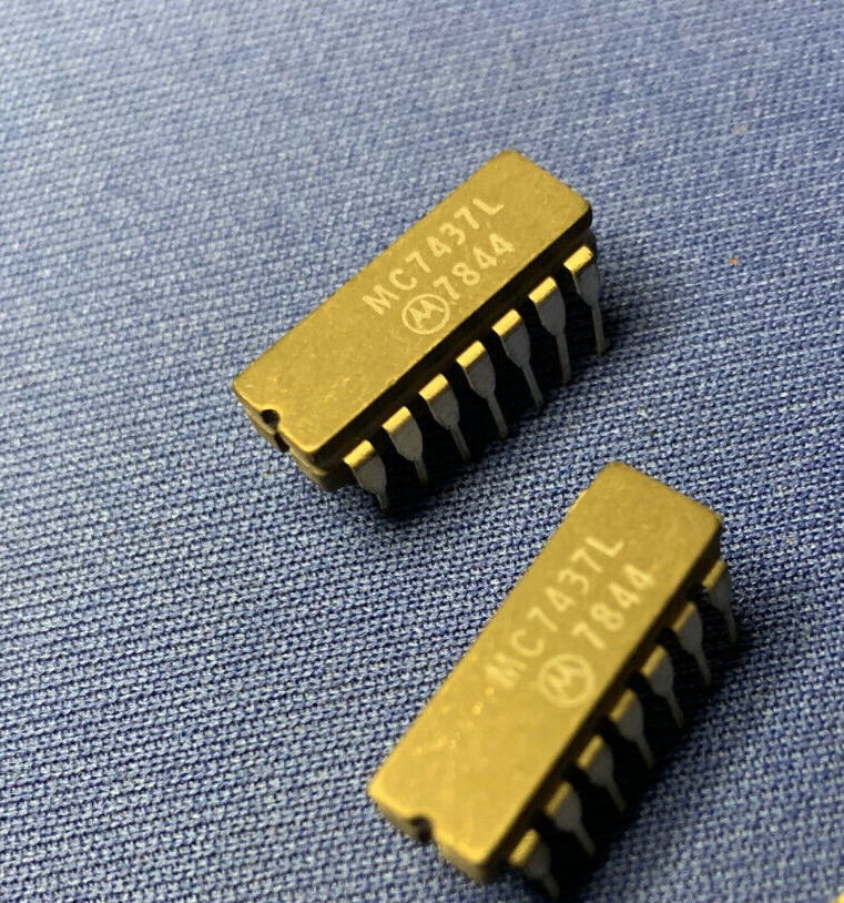 MC7437L MOTOROLA 7437L 14-PIN CERDIP VINTAGE 1978 VERY RARE LAST ONES