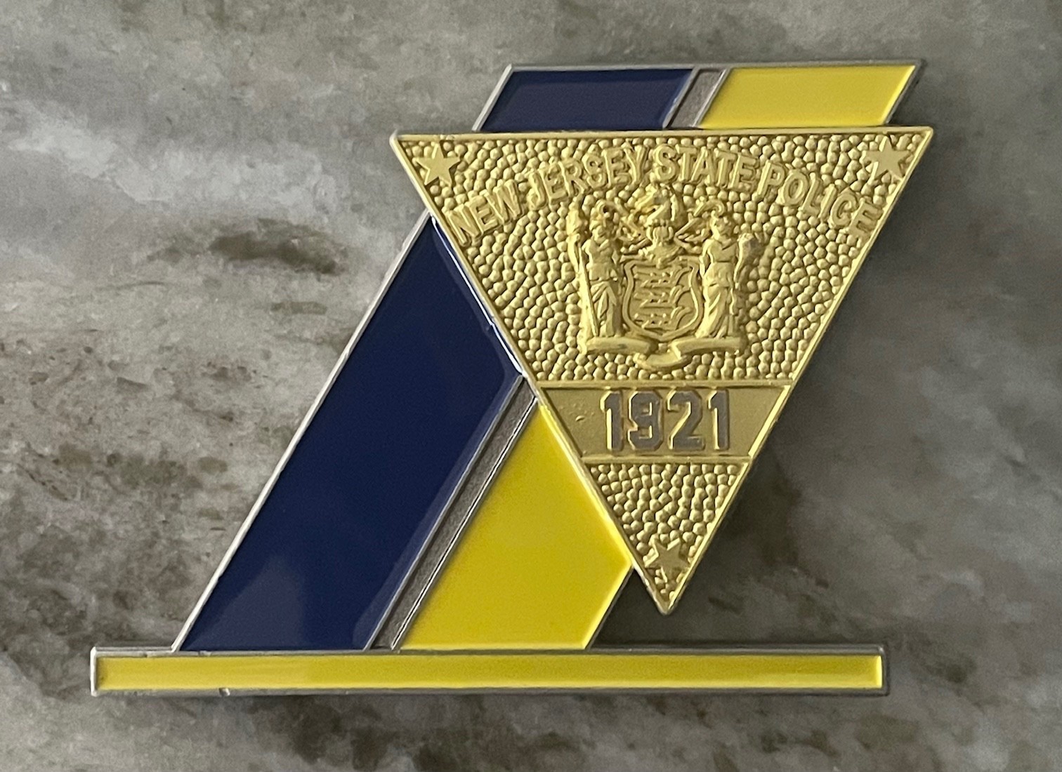 NEW JERSEY STATE POLICE COIN 2 1/4 INCH GOLD BADGE