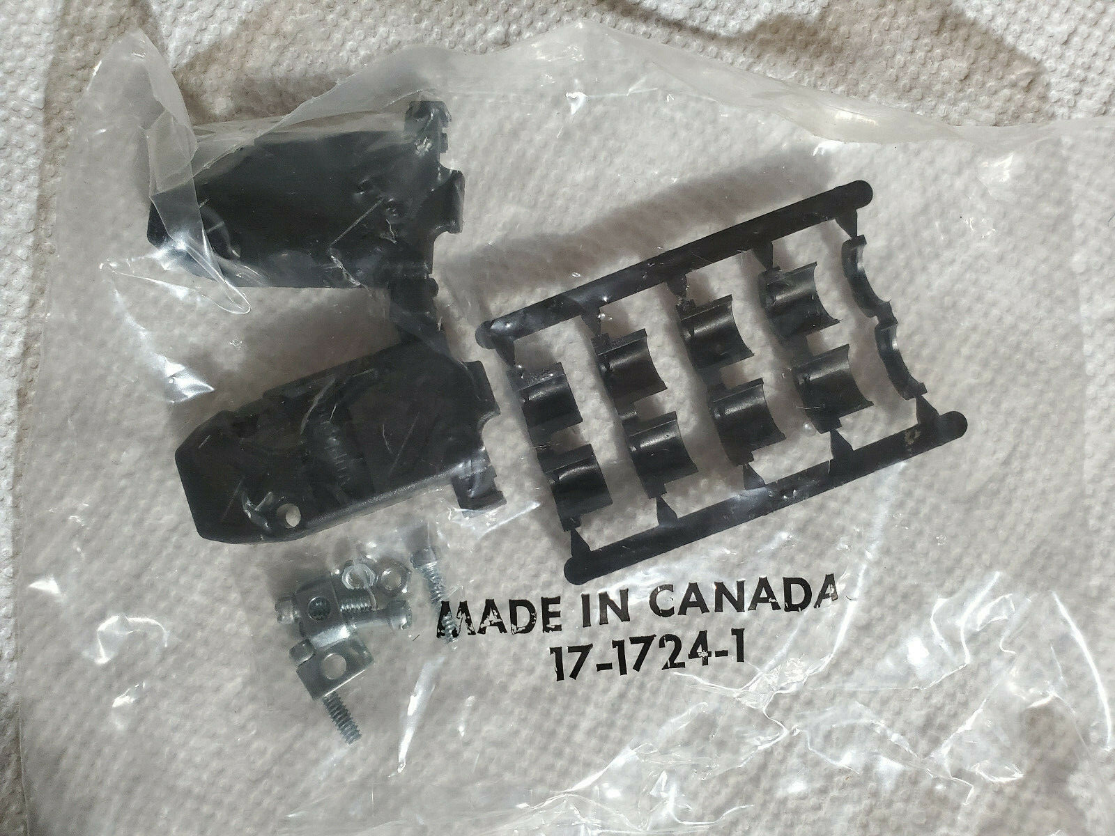 Amphenol 17-1724-1 D-Sub Hood