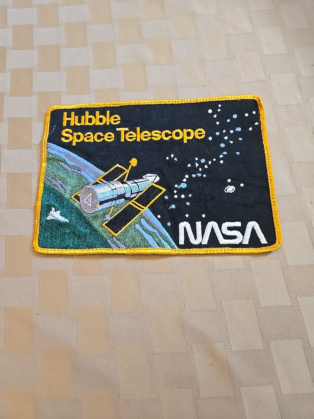 1990 NASA MSFC HUBBLE SPACE TELESCOPE LARGE JACKET PATCH (8-1/4"L x 6"H)