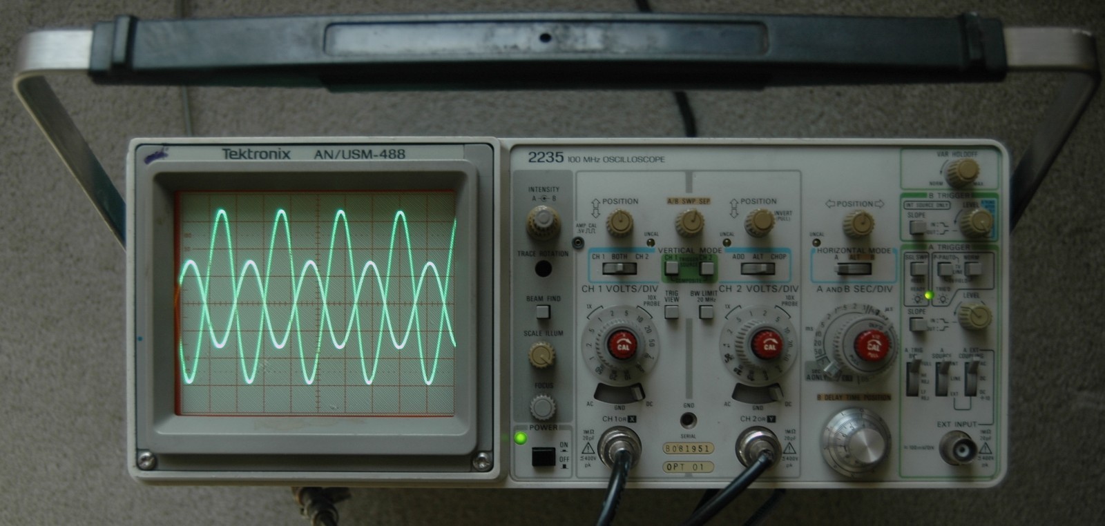 Tektronix 2235 AN/USM488 100MHz Two Channel Oscilloscope, Two Probes, Power Cord