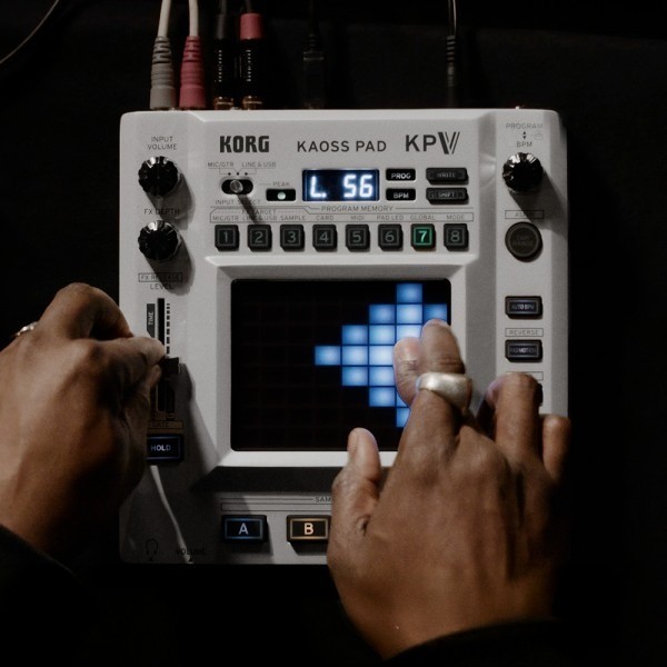 KORG KAOSS PAD V Multi FX Sampler Vocal Guitar USB Interface