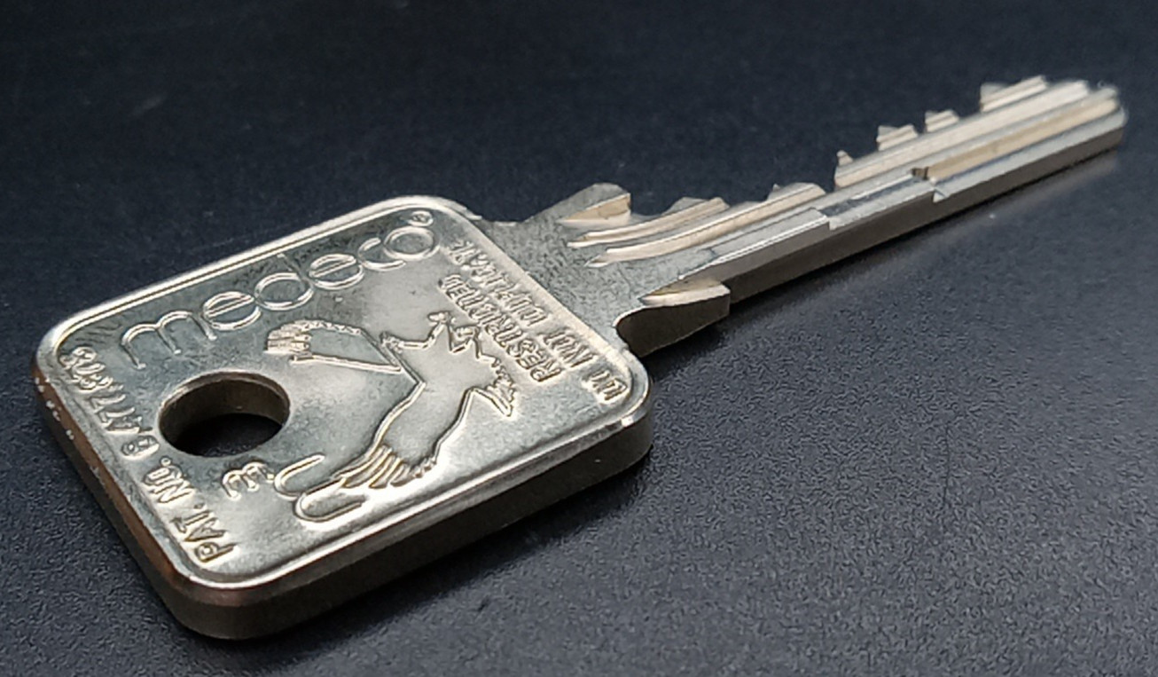 Medeco Key Eagle Collectors Do Not Duplicate DND Security Cut