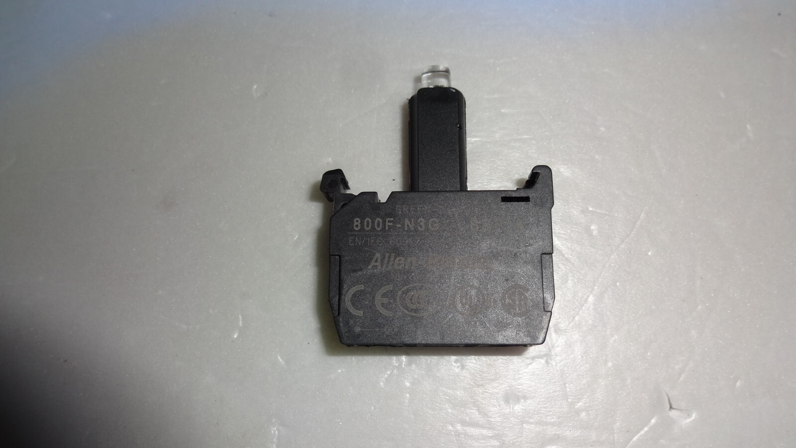Allen-Bradley 800F-N3 Y 800F-N3 G 24 Volts Dc Indication Light