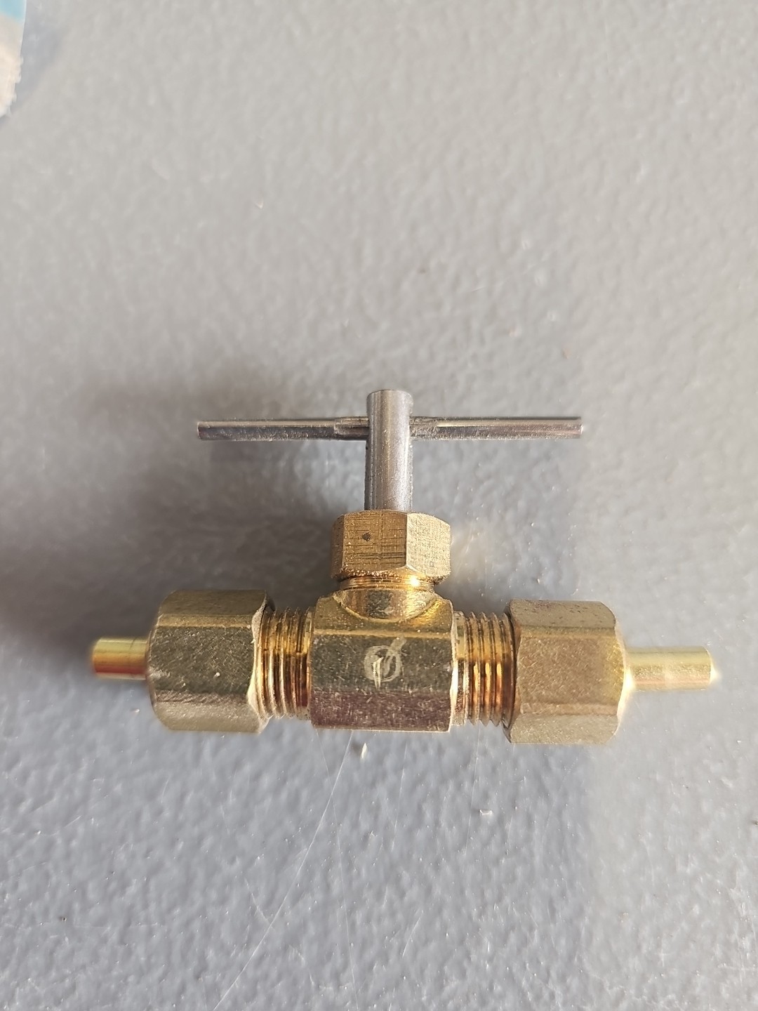 1/4" x 1/4" Straight Needle Valve Compression Brass CP-42NLB