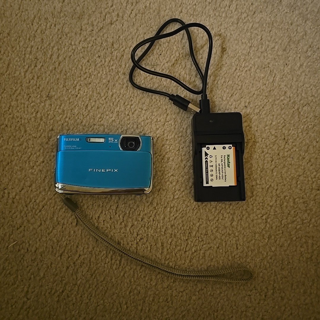 Fujifilm FinePix Z Series Z70 Blue Digital Camera - Broken