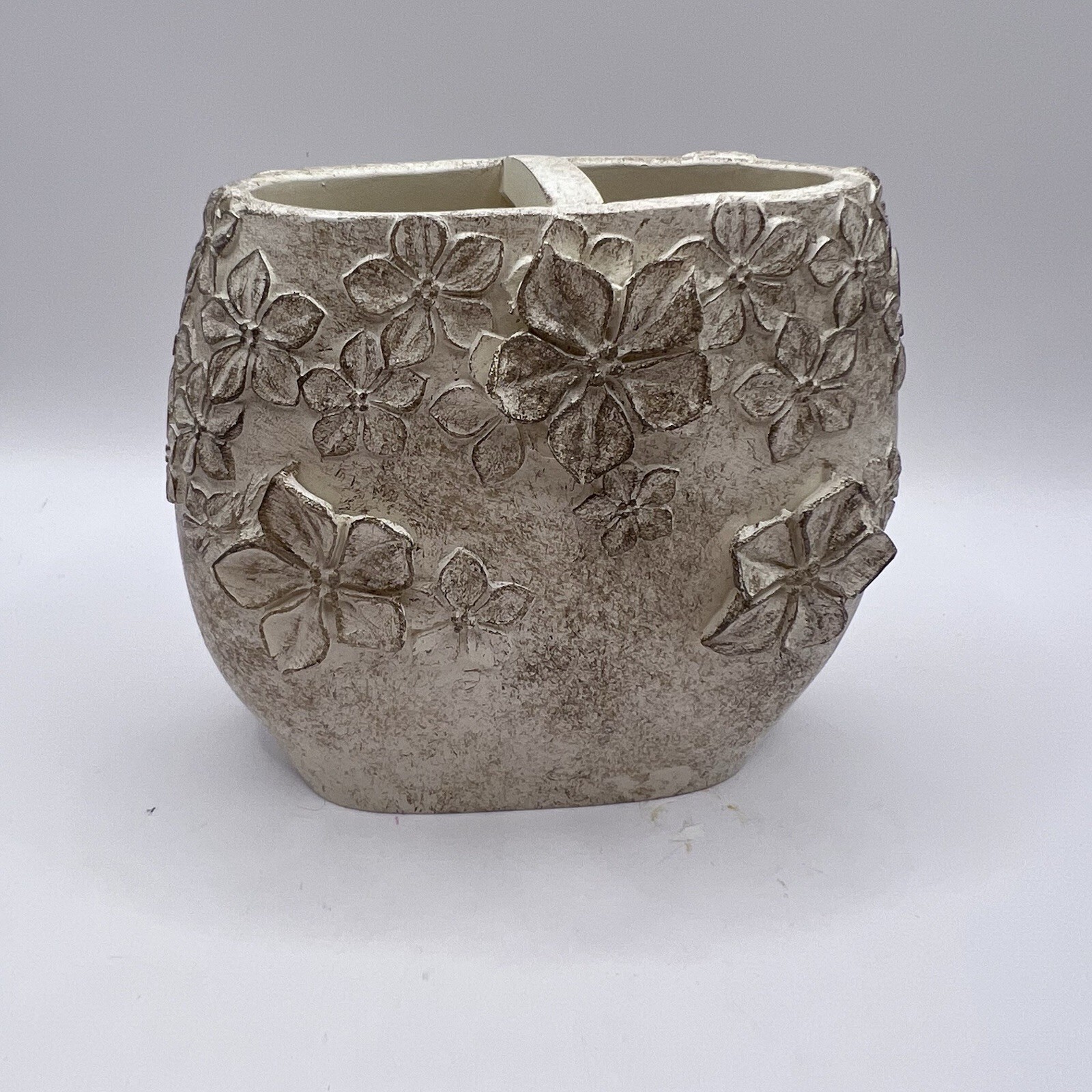 Raymond Waites Toothbrush Holder - Resin - Cream Raised 3D Flowers 4”x4.5”