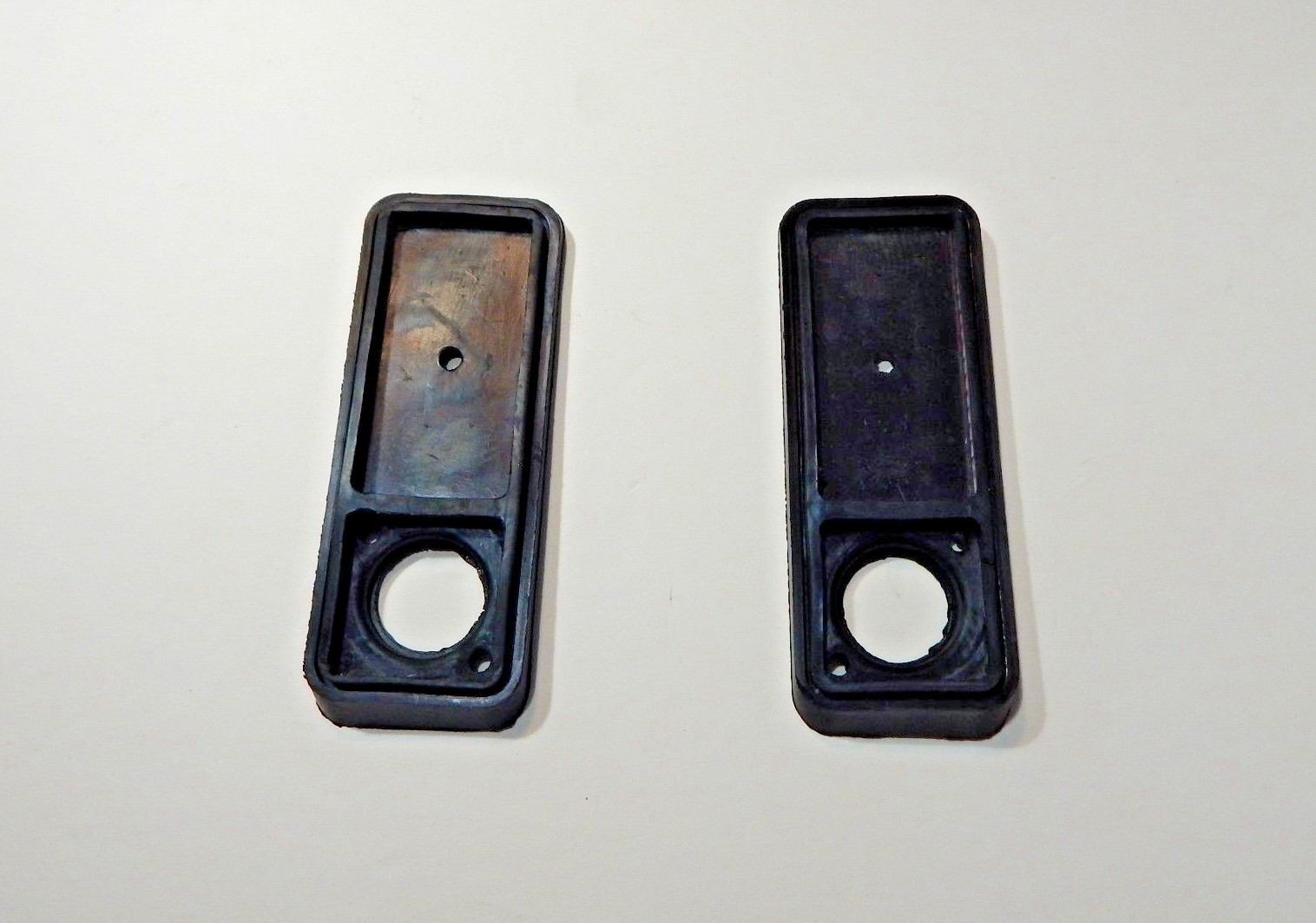 New Set of 2 Rubber Gaskets for Rear Side Marker Lights MG Midget 1970-1979