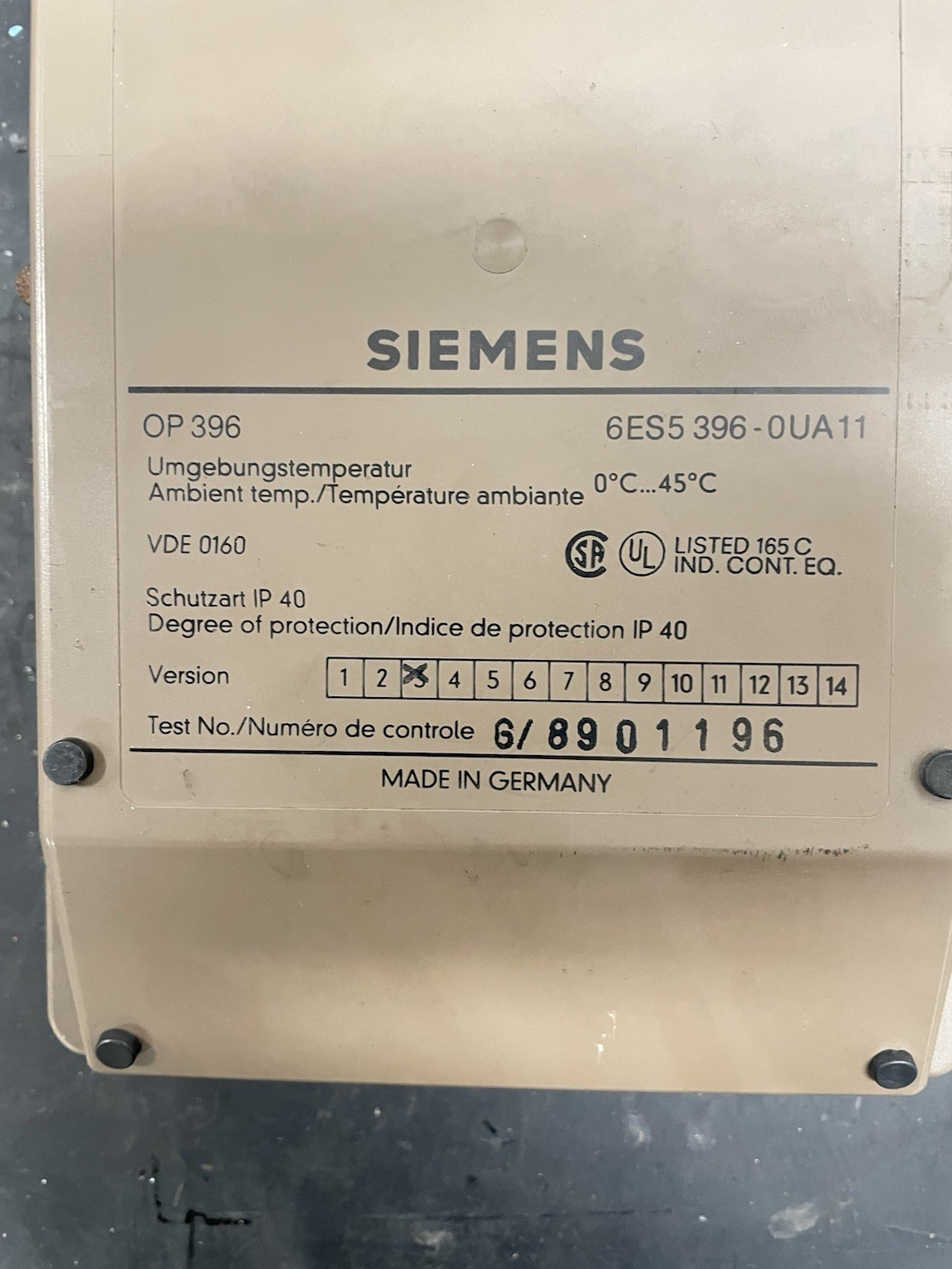 Siemens 6ES5396-0UA11 Simatic OP 396 Panel