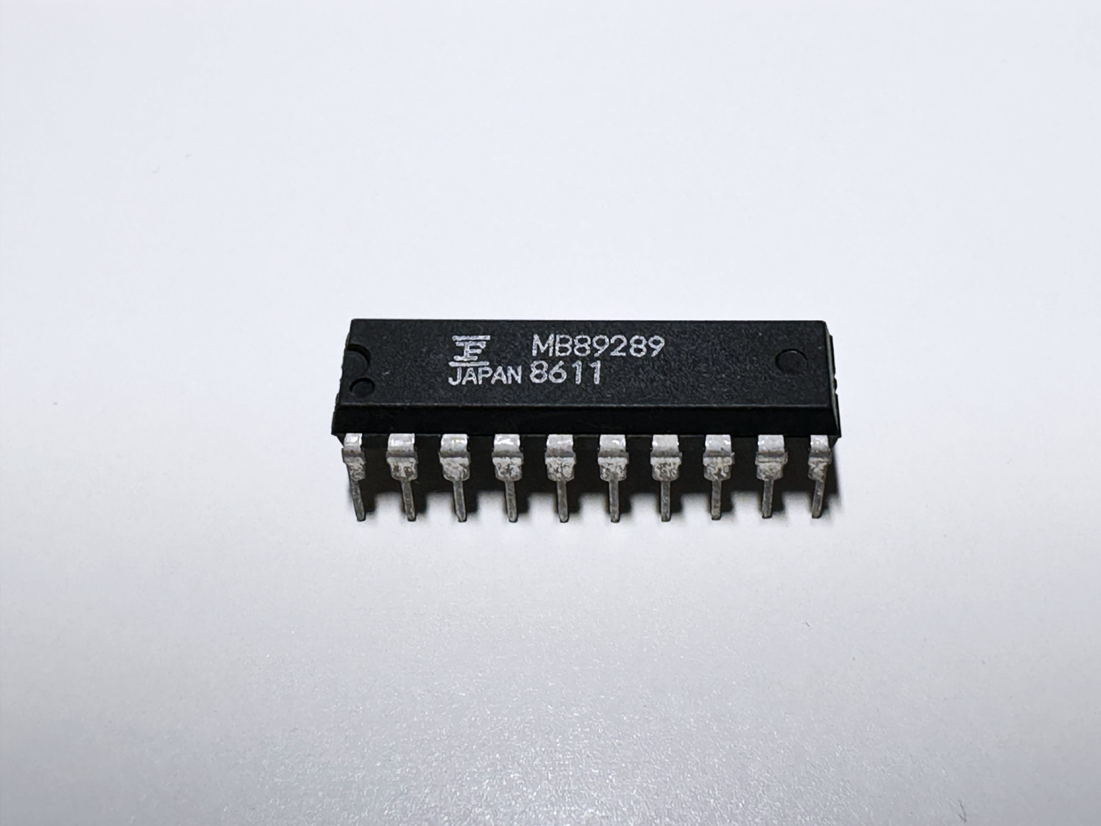 MB89289 FUJITSU Bus Arbiter Controller Multi Processor System Interface DIP-20