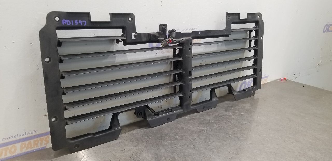 19 CHEVY SUBURBAN 1500 5.3L AIR SHUTTER ASSEMBLY
