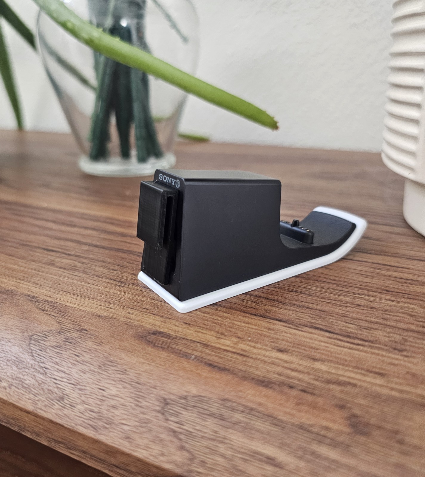 PS5 Pulse Elite Headset Charger Clip - PS5 mounting clip