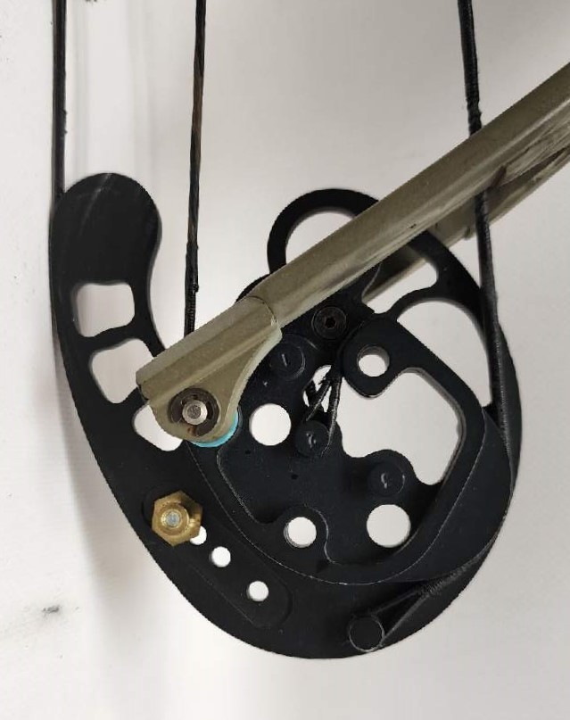 PSE Baby-GForce Compound Bow Package, RH, 50-60#, 26-27"