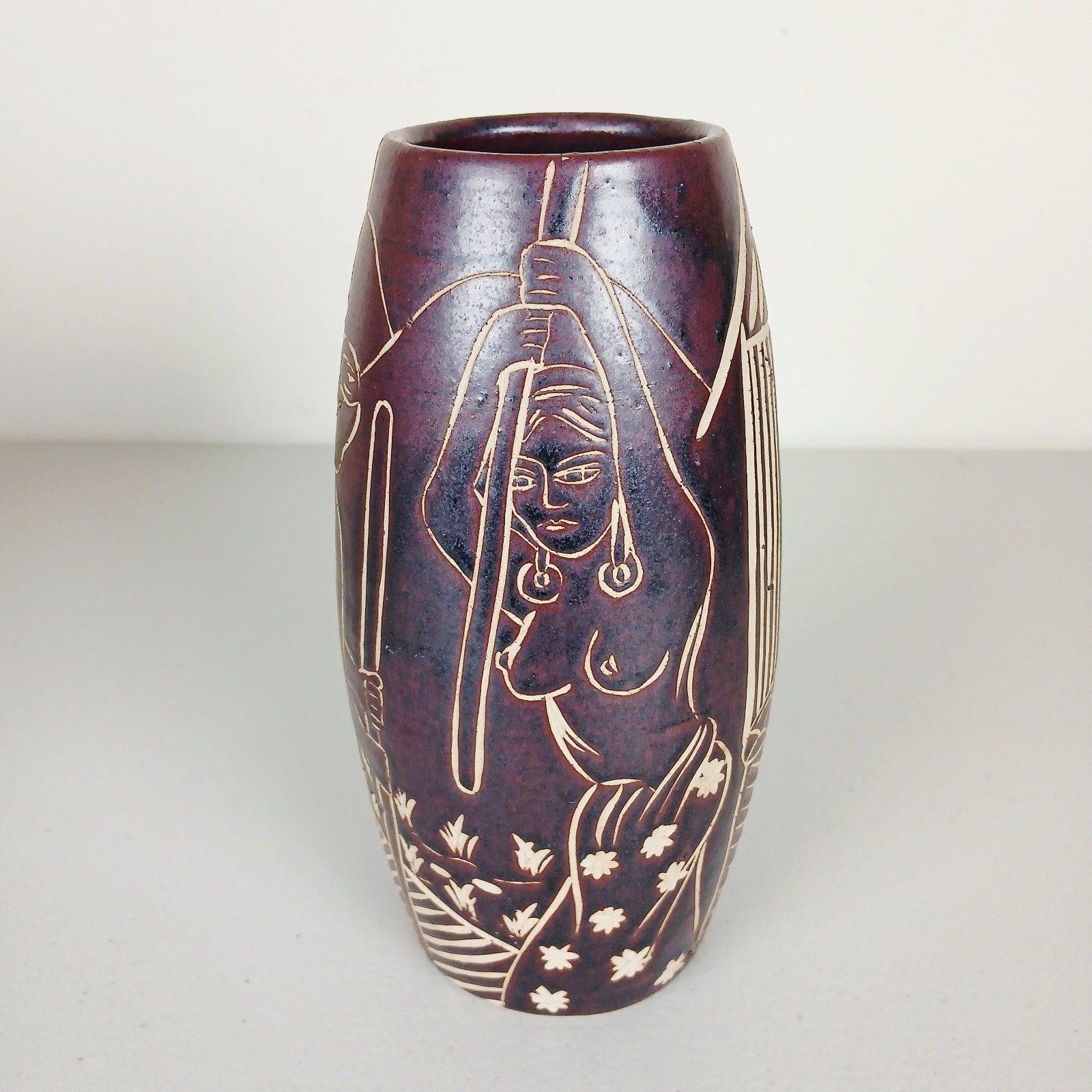 Indigenous Nude Females Vase South American  Folk Art Pottery Peru