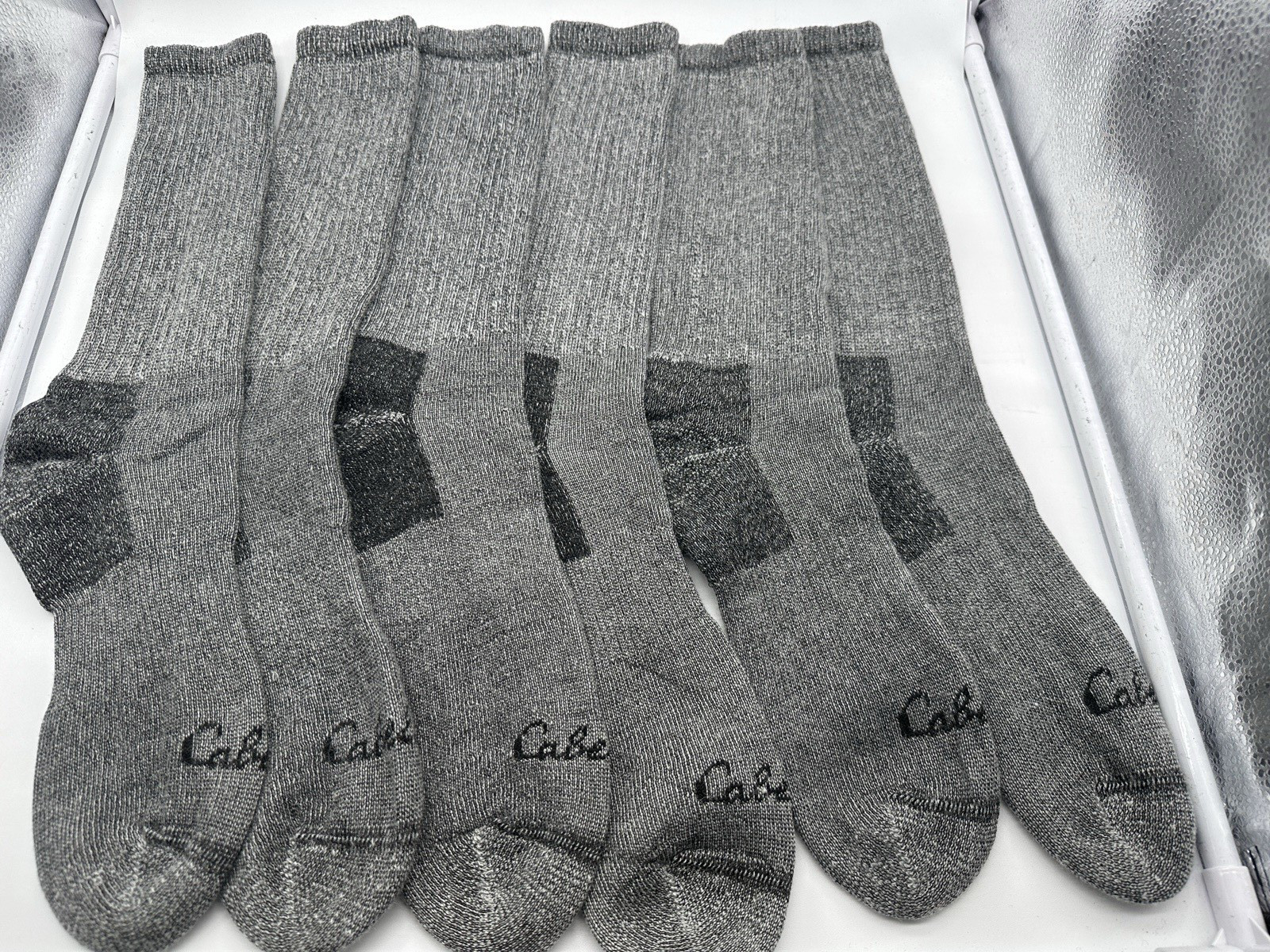 NEW NO TAGS 6 PAIRS CABELAS MENS CREW SOCKS SIZE LARGE GREY / BLACK