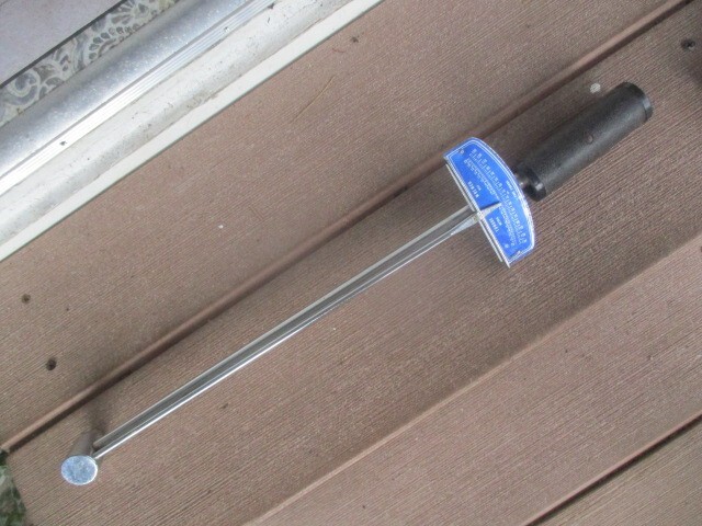 Vintage used unknown manufacture torque wrench 0 to 150 lbs. And Metric 20MKP