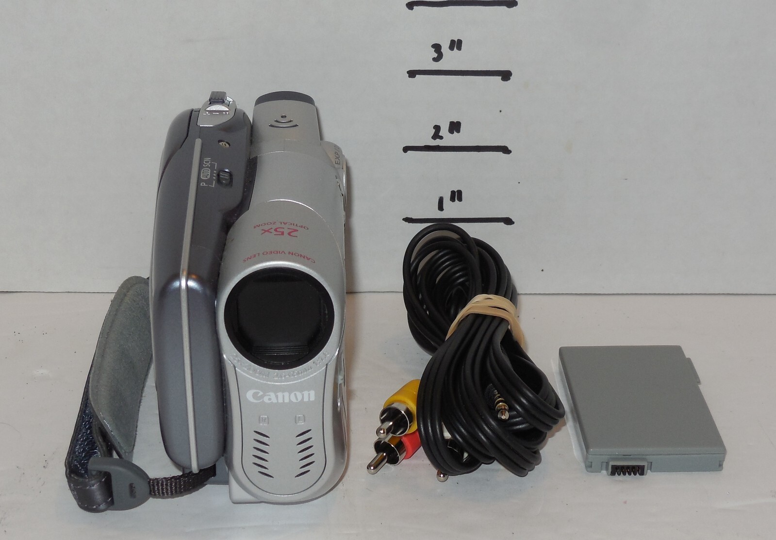 Canon DC100A Silver Digital DVD Camcorder 25x Optical Zoom battery Tested Works