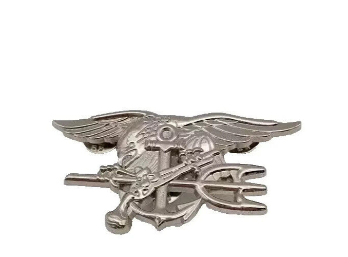 US NAVY SEALS BADGE - America Military Naval Insignia Eagle Anchor Trident Pin