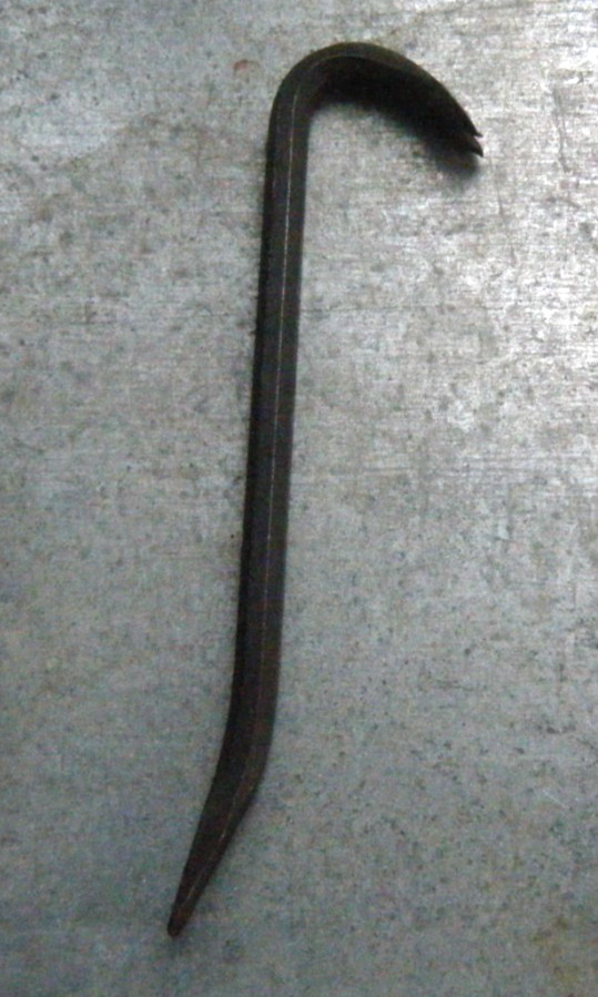 11 1/2" VINTAGE ANTIQUE SMALL CROWBAR USED