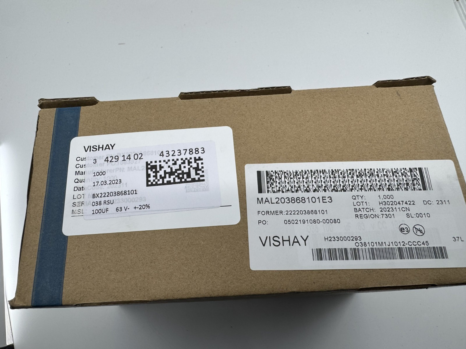 50X MAL203868101E3 VISHAY Aluminum Electrolytic Capacitor 100uF 63V Radial 10x12
