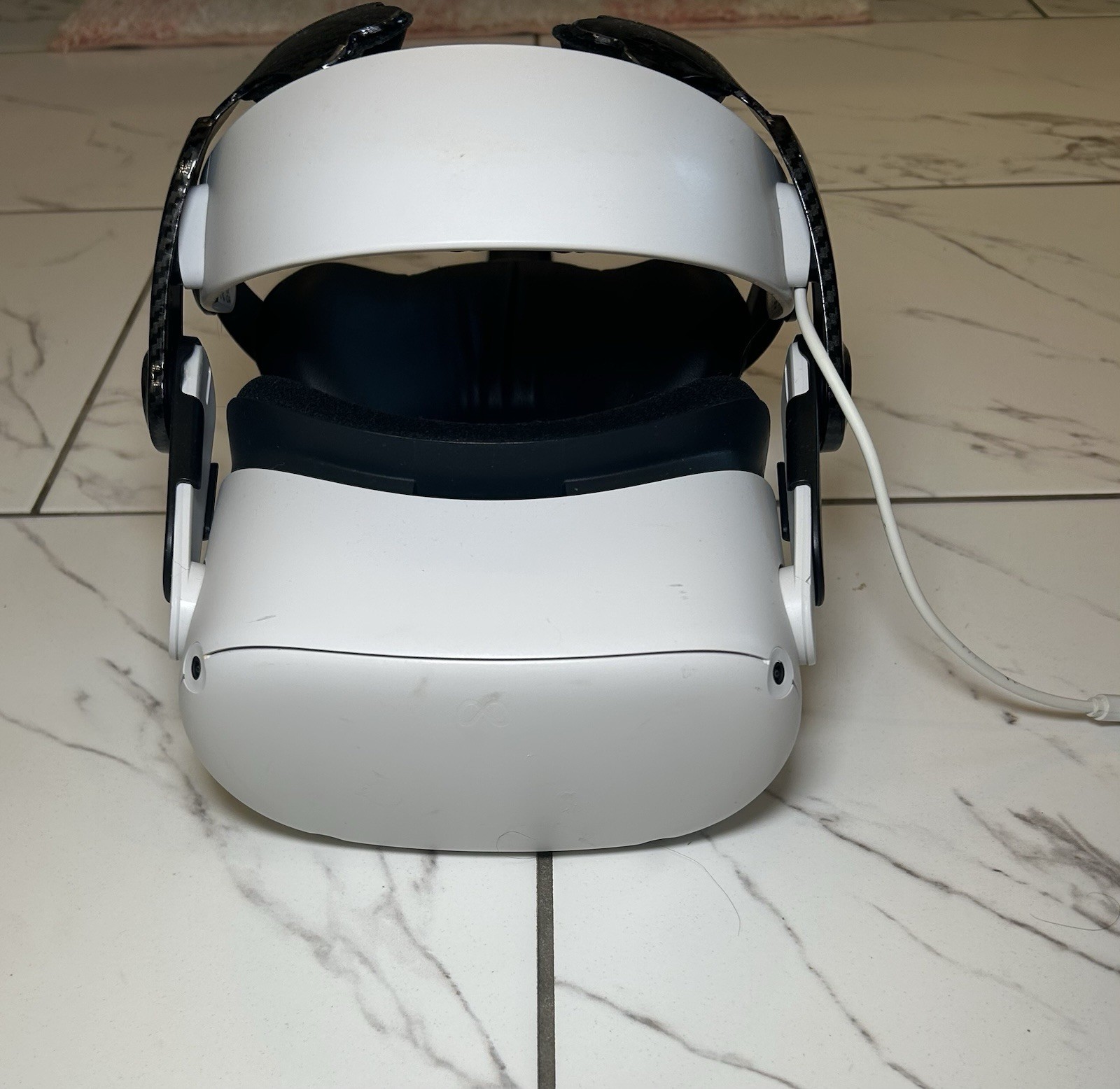 Oculus Quest 2 Virtual Reality Headset Meta Quest 2 VR (headset only!)