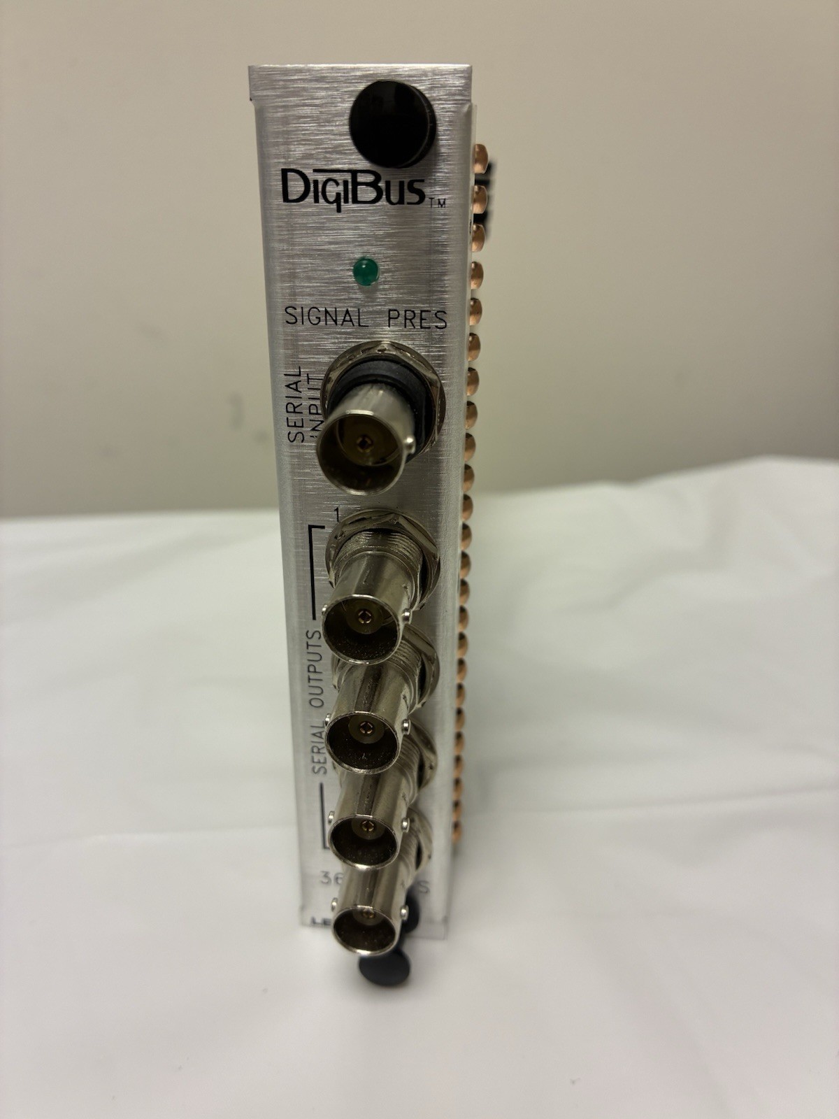 LEITCH 3610VI-S   DIGI BUS SERIAL DIGITAL VIDEO I/O BACK MODULE TESTED WORKING