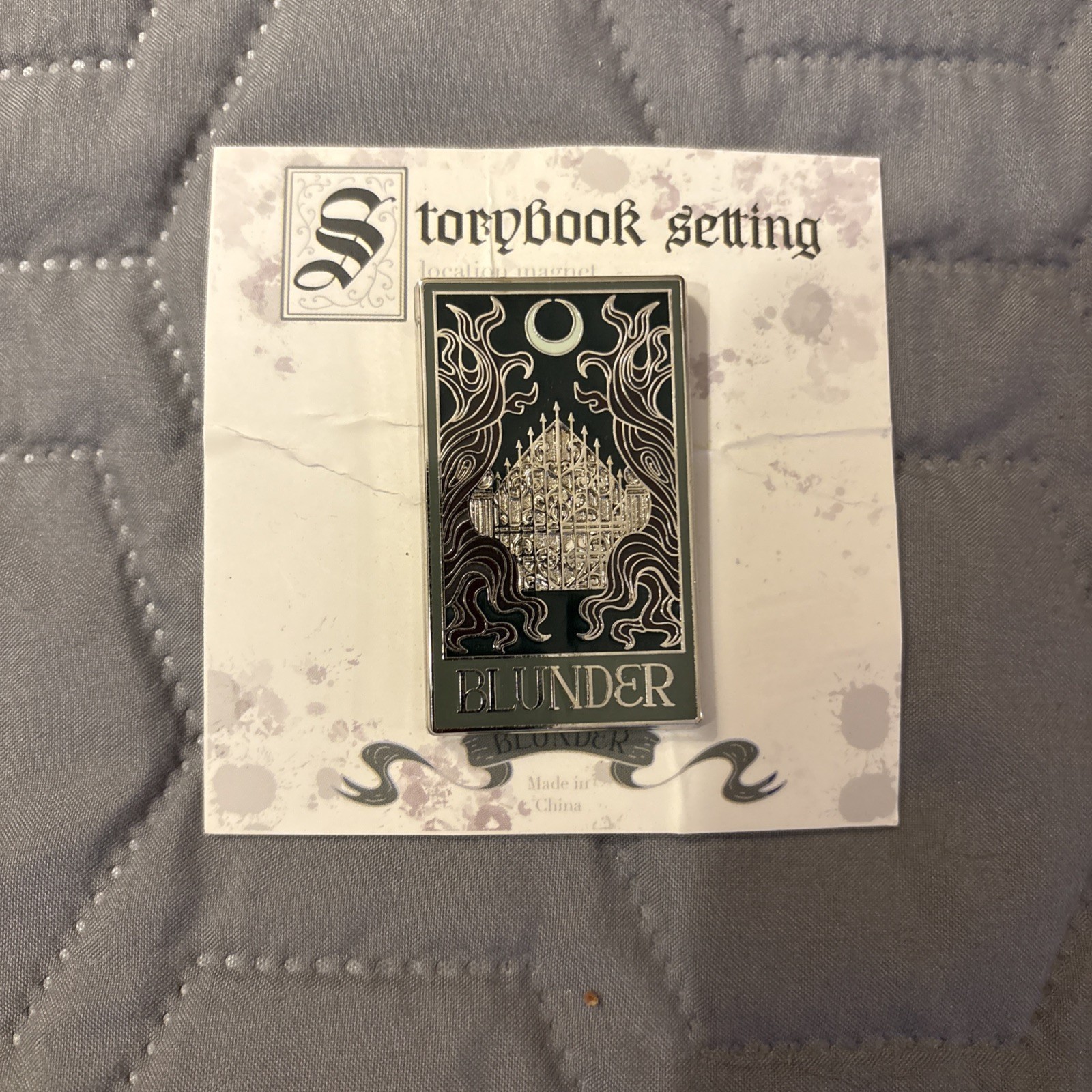 Illumicrate Storybook Settings Magnet - One Dark Window