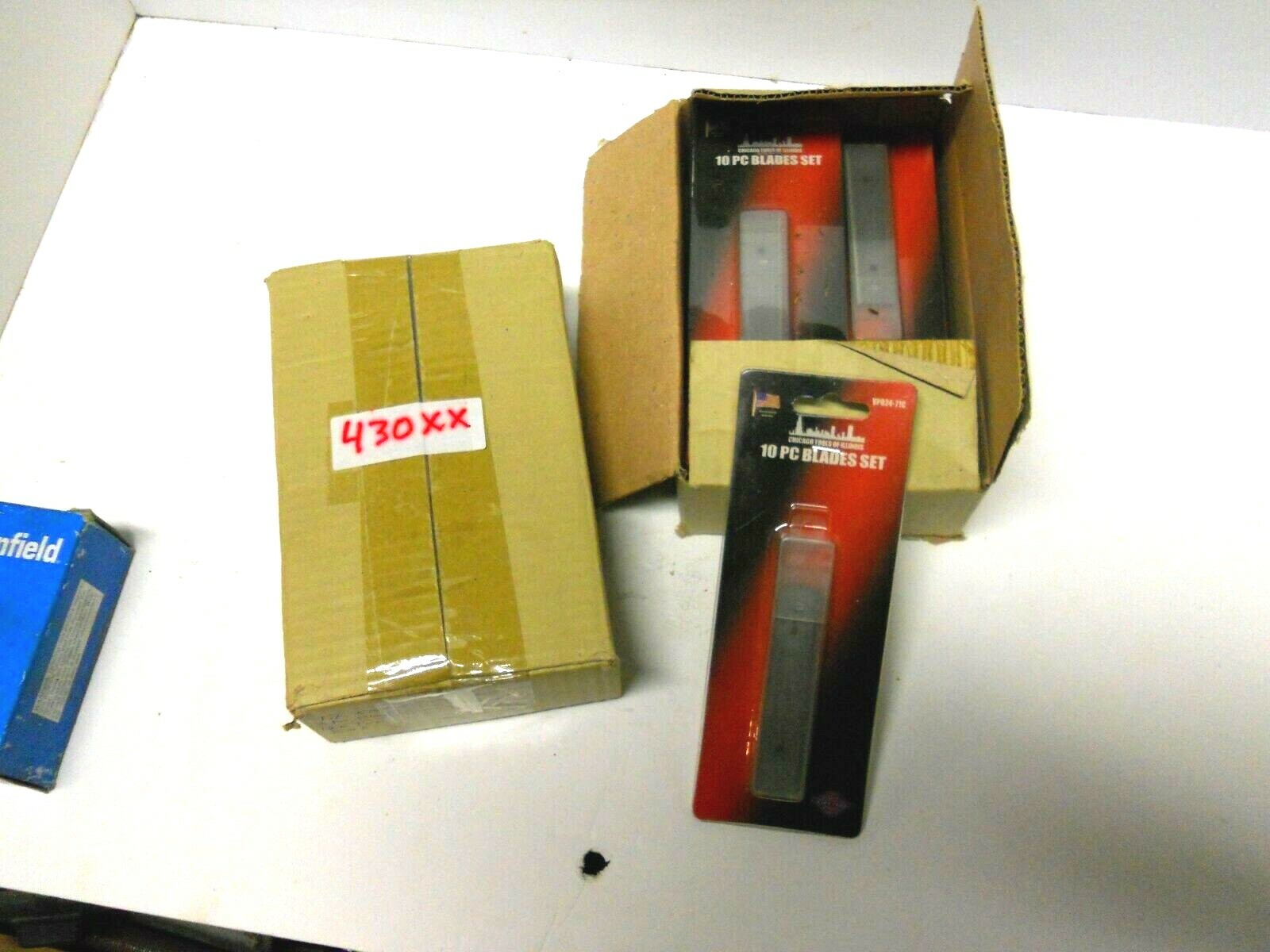 430XX) 60 pcs. CHICAGO ILL., Scraper Blades, Razor Sharp, 3-1/2"L. x  3/4"Wd.