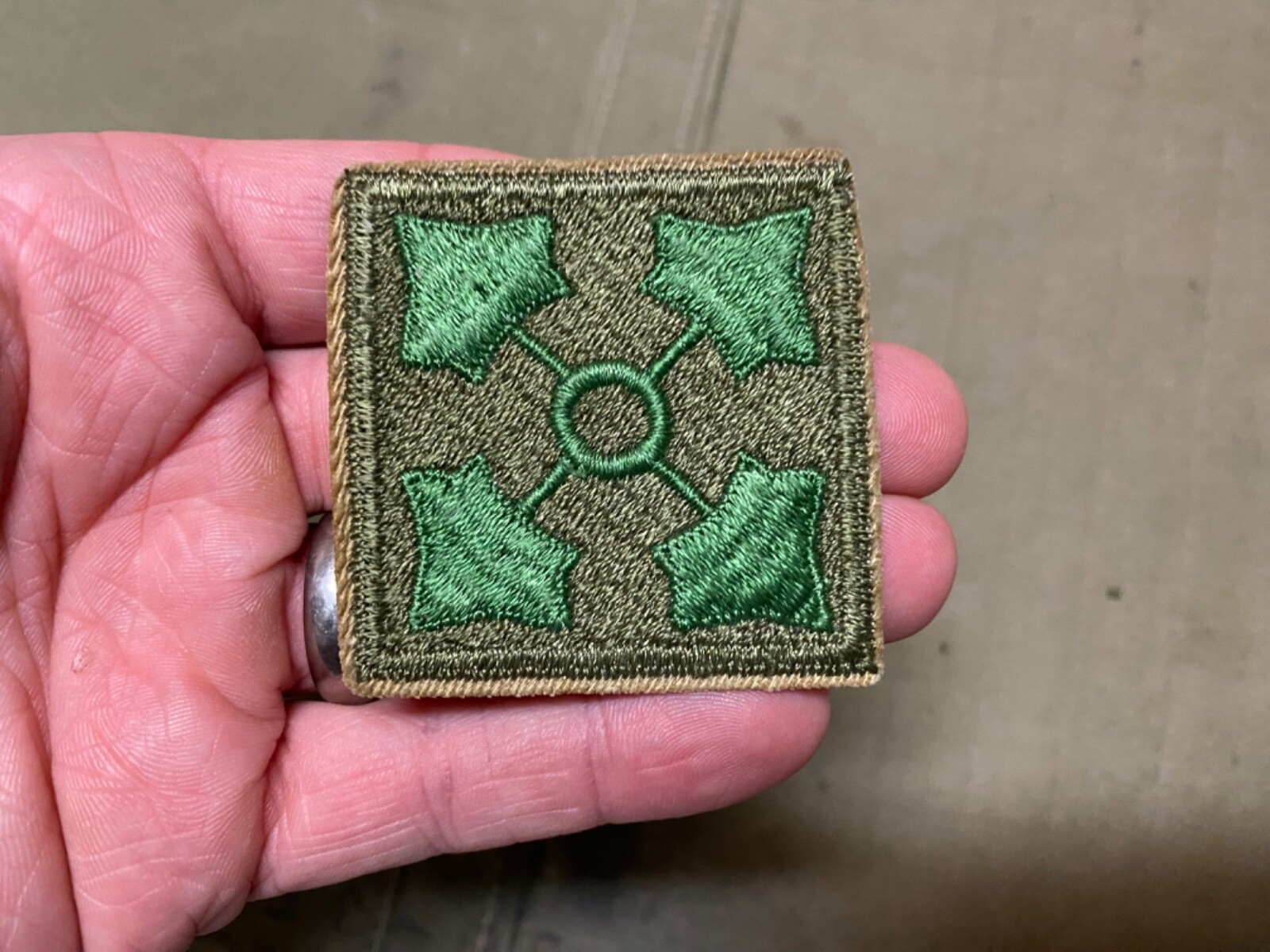 ORIGINAL WWII US ARMY 4TH INFANTRY DIVISION JACKET SLEEVE INSIGNIA PATCH