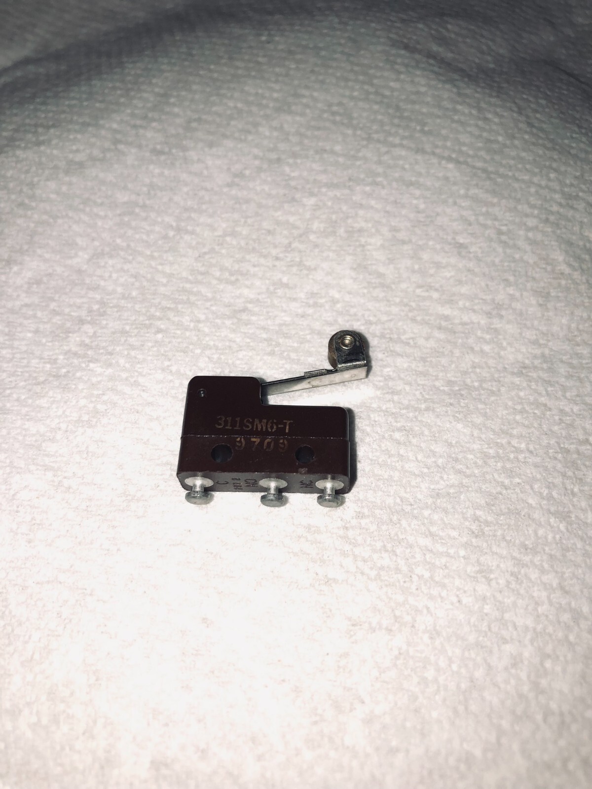 Honeywell Micro Switch Model:  311SM6-T Roller Lever Switch  New Old Stock