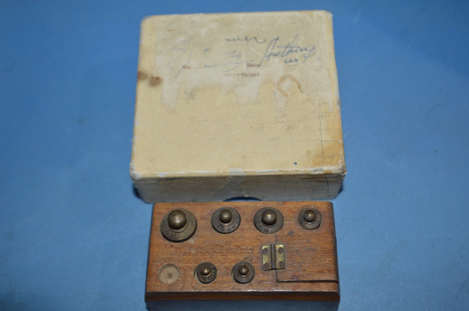 LOT #423 VINTAGE SCALE WEIGHT FOR SMALL SIZE
