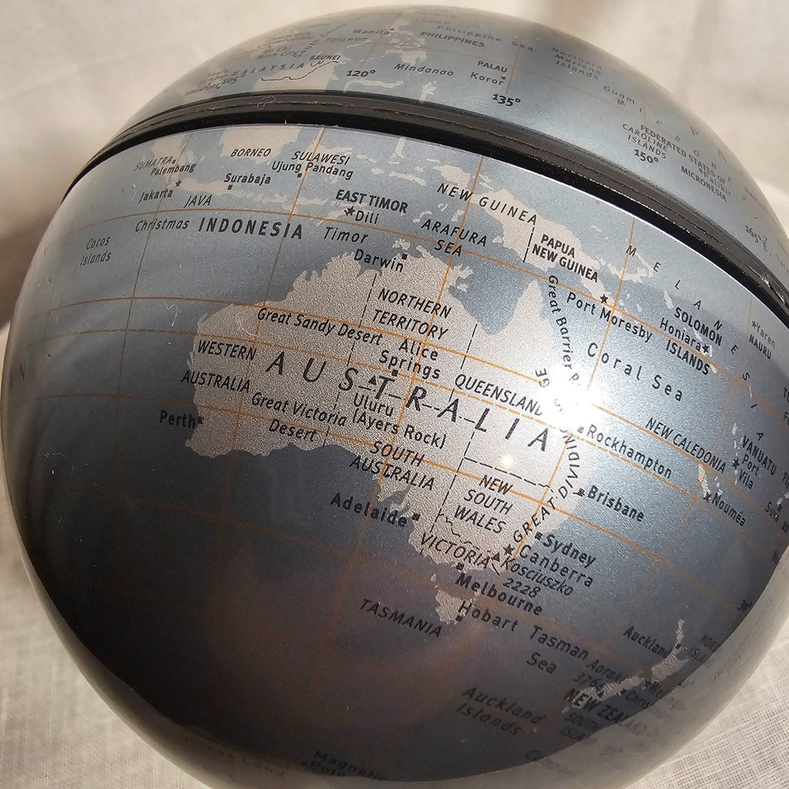 Replogle Small Earth Globe Desk Top Size Spins Revolves Very Detailed 2001
