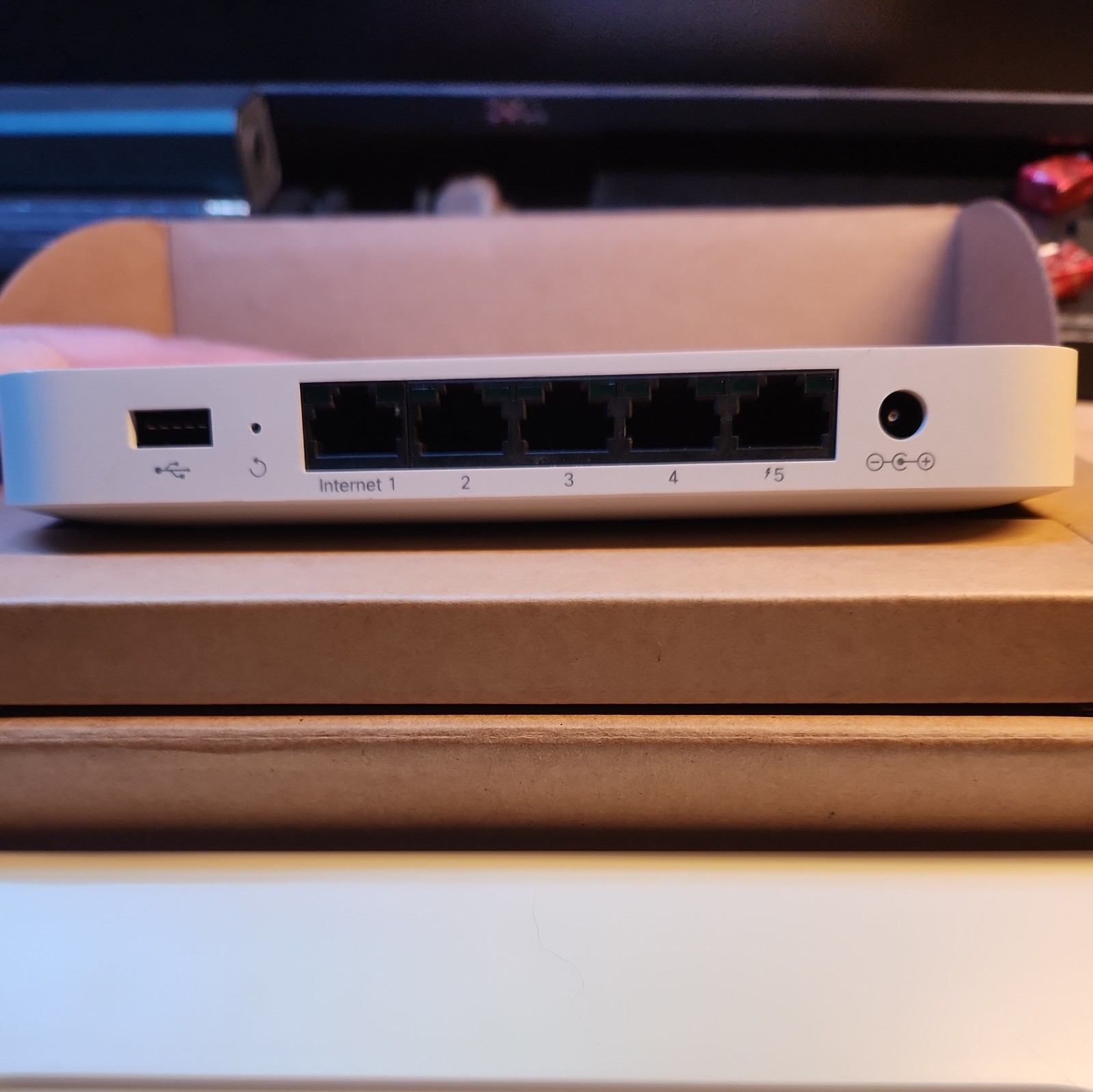 uses in box Cisco Meraki Go Security Gateway  (GX20-HW) no power supply