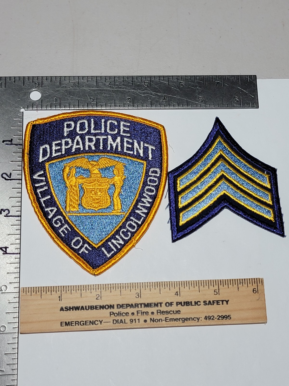 GG 7b Police patch patches Illinois  IL Lincolnwood Style 3 Used With Sgt Stripe