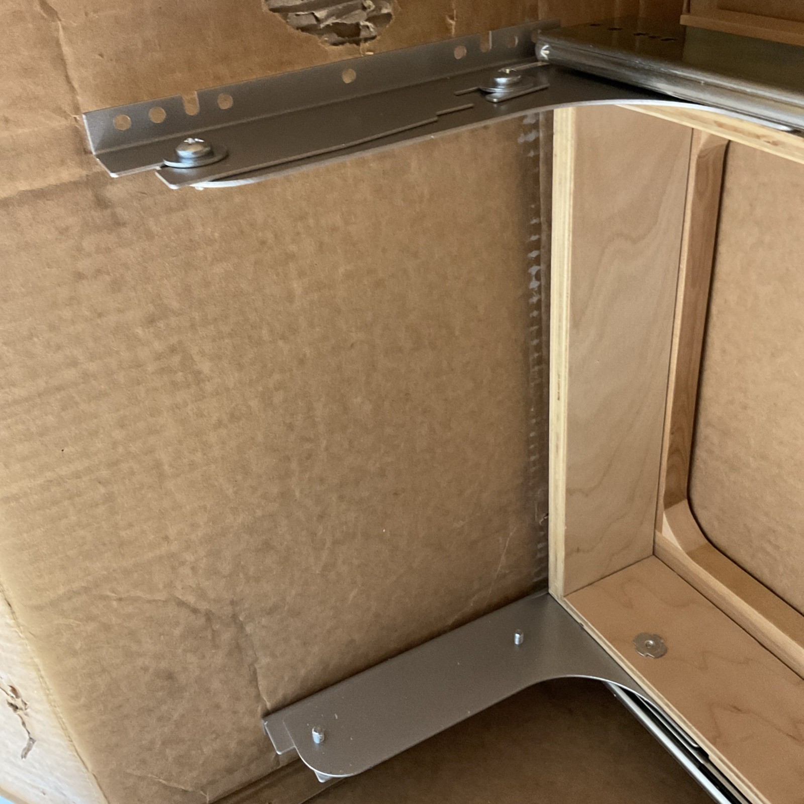 Rev-A-Shelf Single 50Qt Pullout Top Mount Soft close Slides
