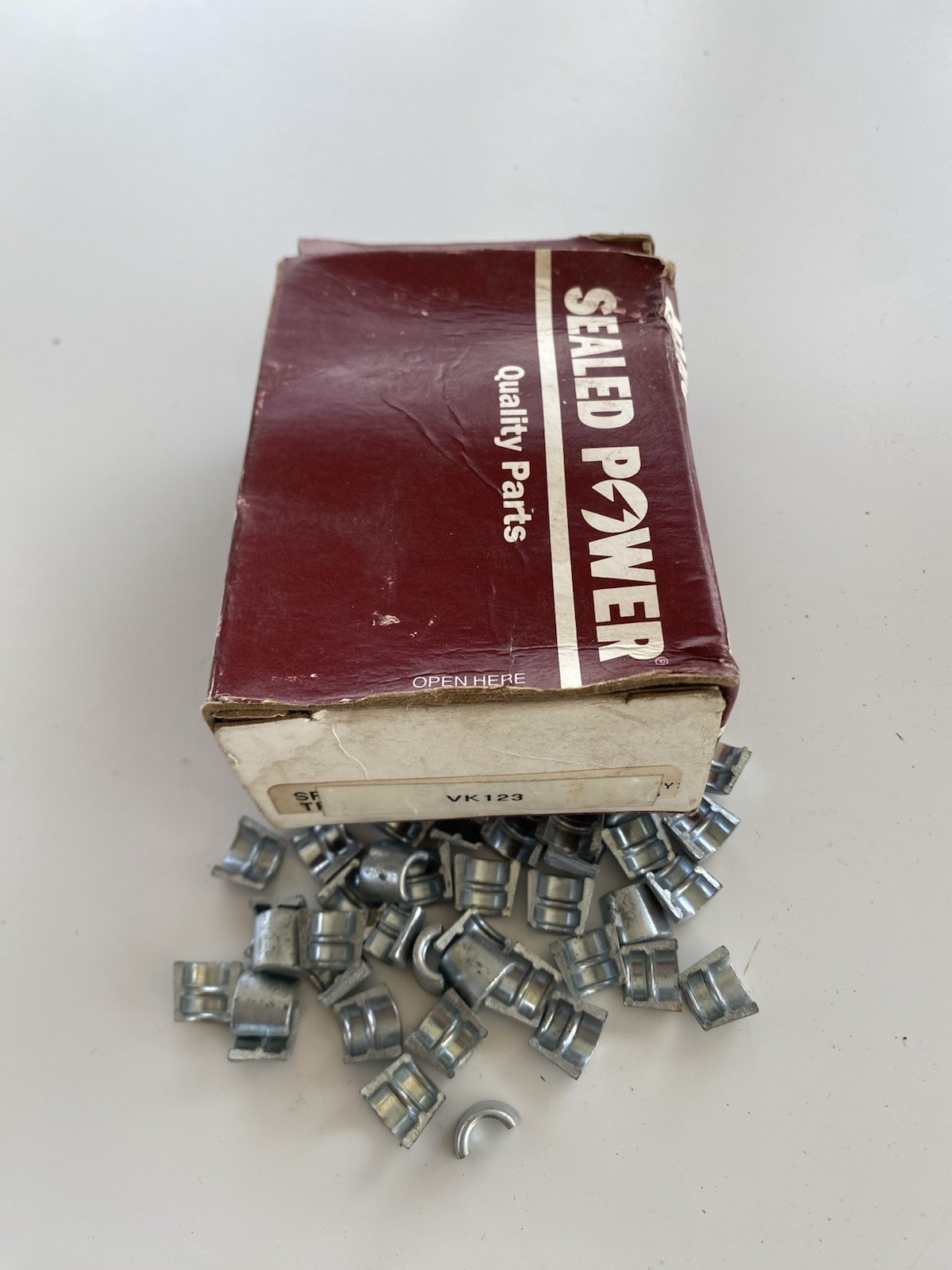 VK123 VK 123 VK-123 Valve Keeper Sealed Power N.O.S. Qty 60