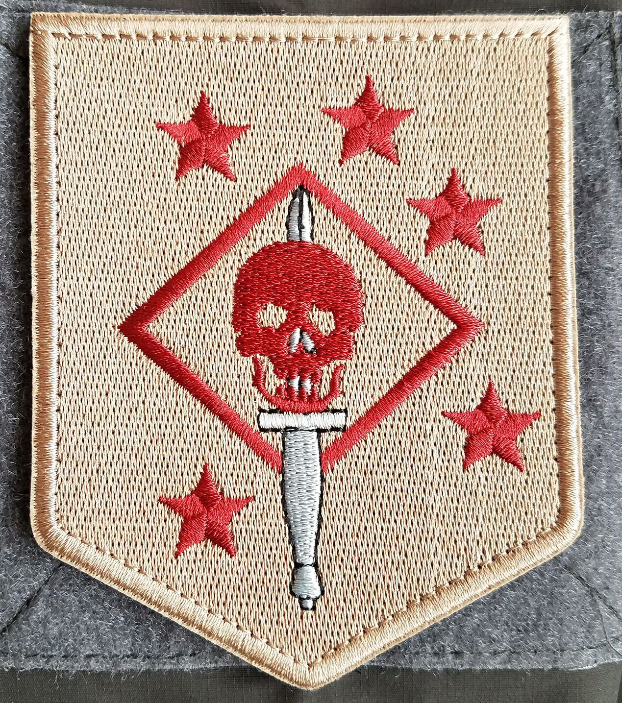 ISAF JSOC FORCE RECON JTF SSI: MARSOC RAIDERS HOOK LOOP PATCH DESERT RED BADGE