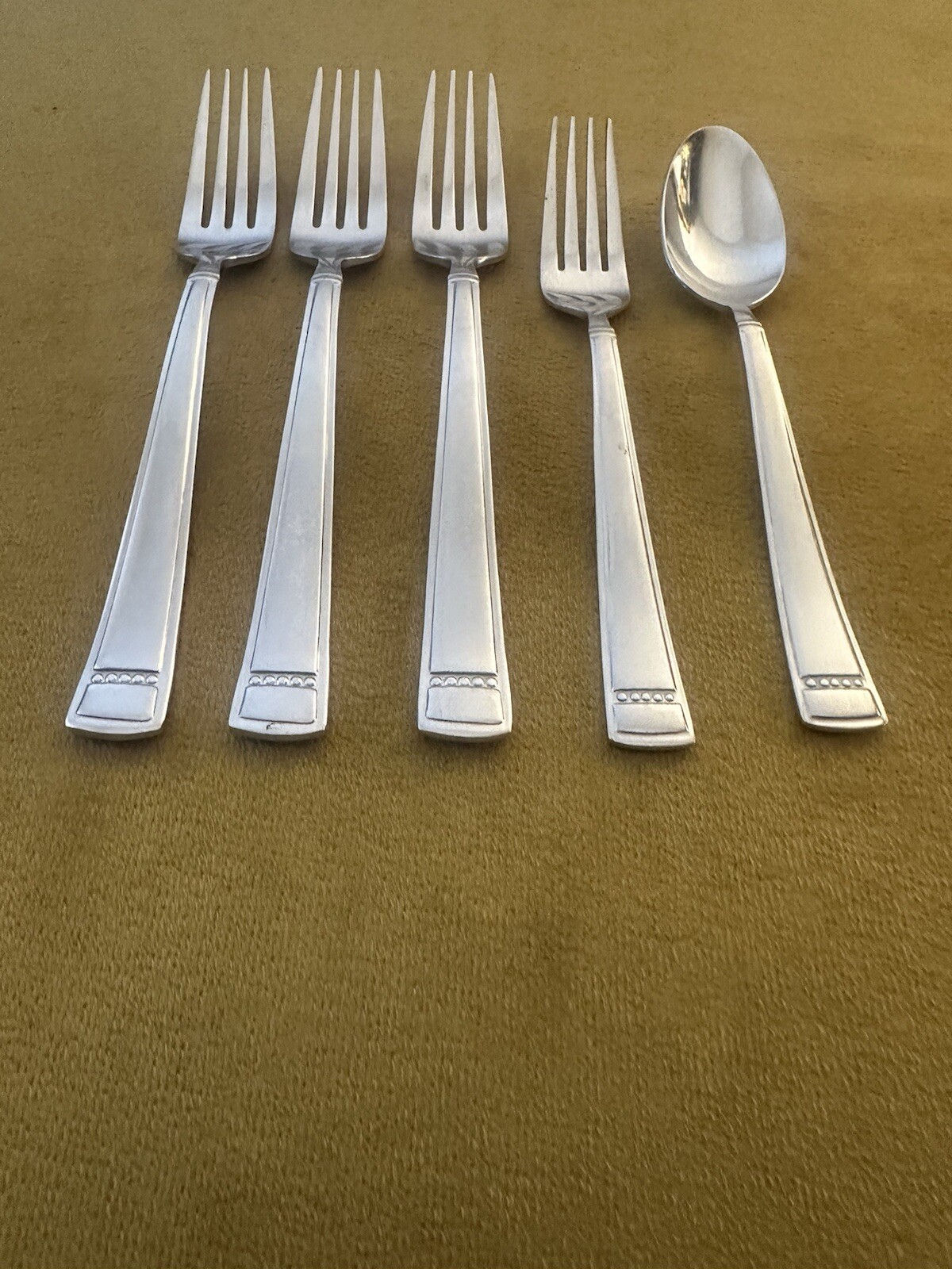 (5) Pcs Forks + Teaspoon Cambridge Jenna Sand  Stainless